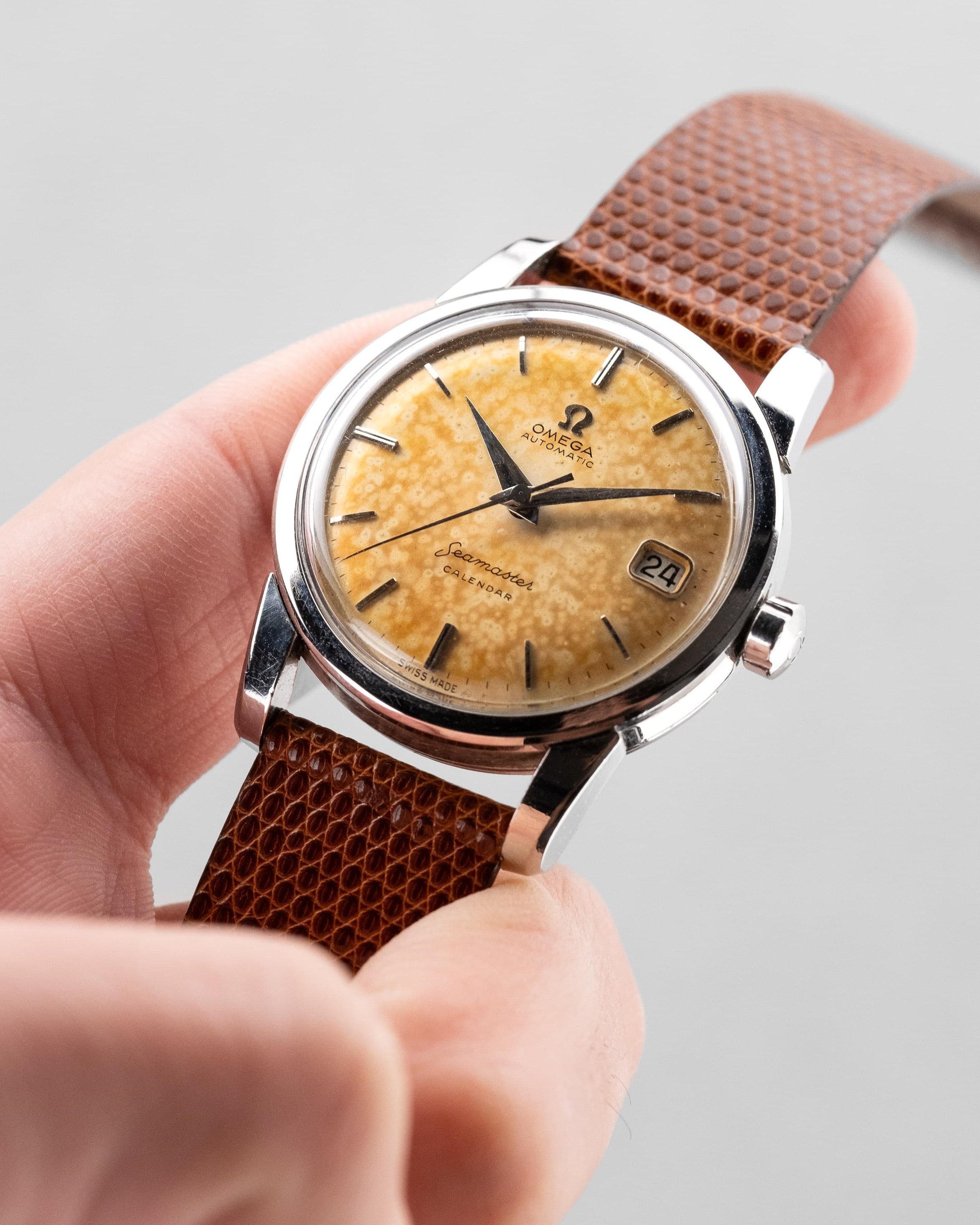 HZ2U Omega Seamaster Calendar réf. 2849-5 SC de 1958 – Cadran Tropical - Feature