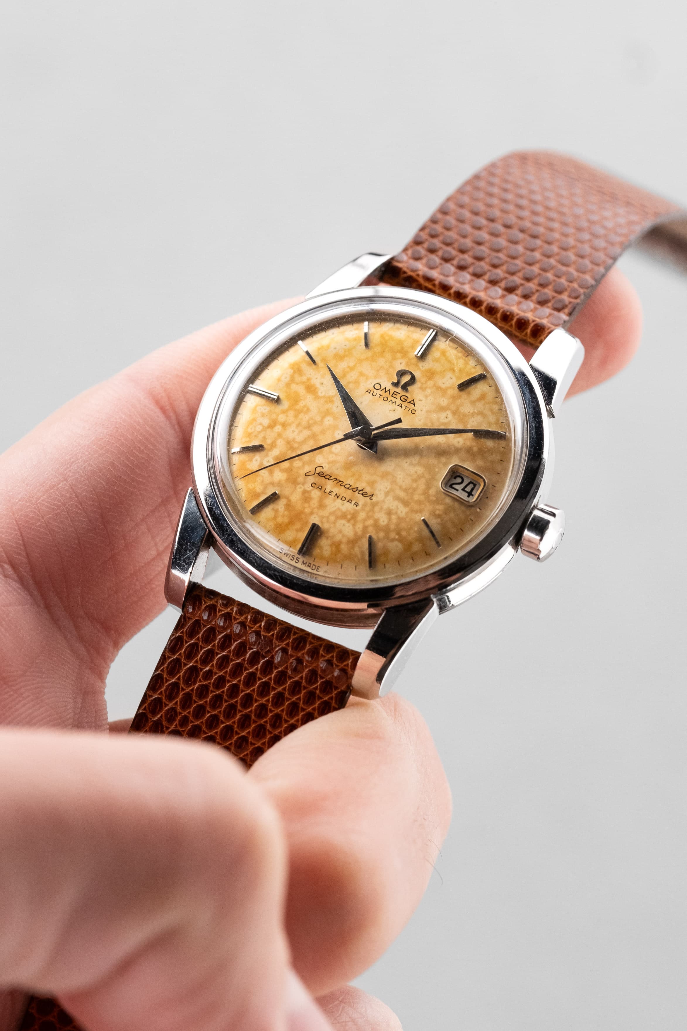 HZ2U Omega Seamaster Calendar réf. 2849-5 SC de 1958 – Cadran Tropical - Feature