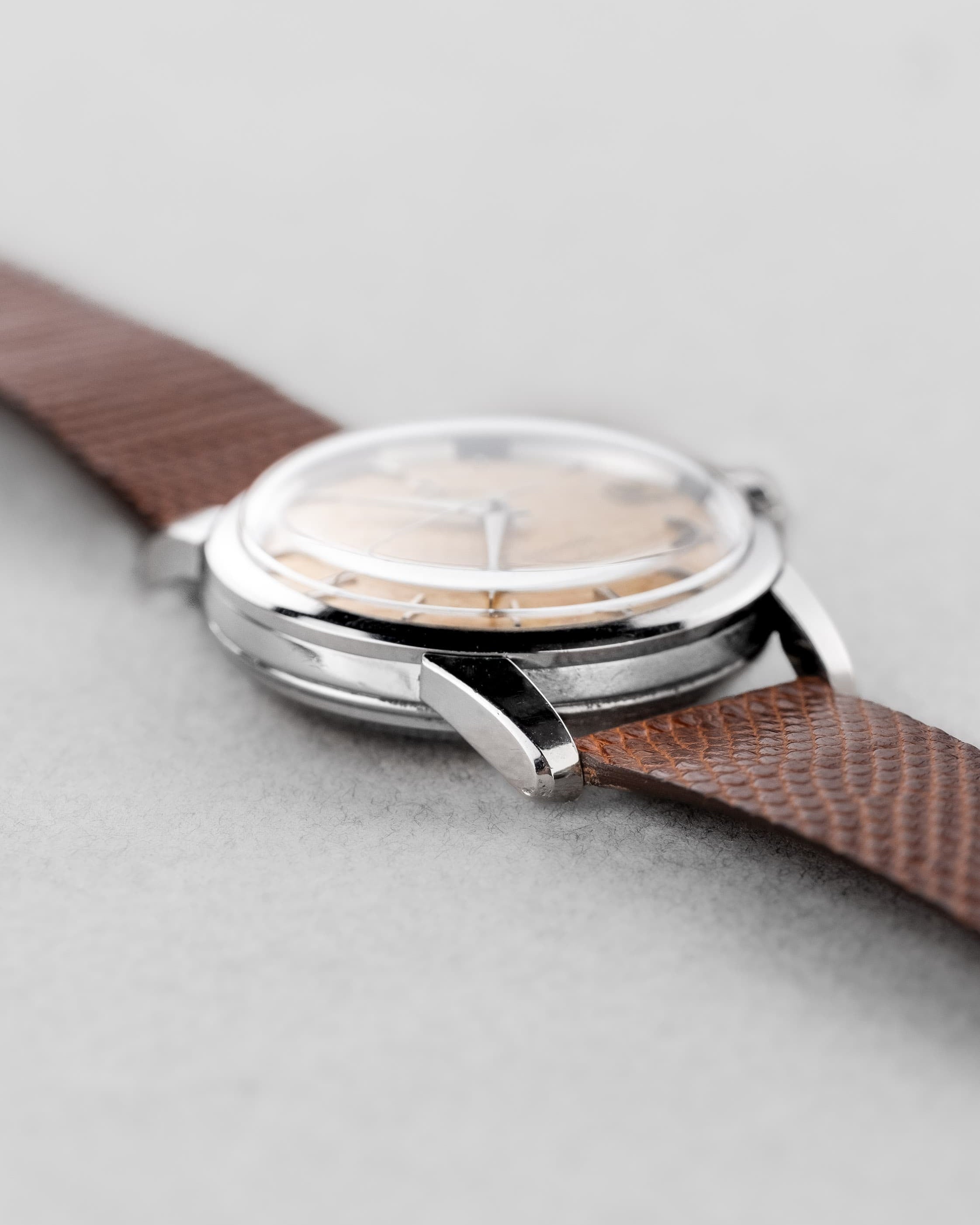 HZ2U Omega Seamaster Calendar réf. 2849-5 SC de 1958 – Cadran Tropical - Left side