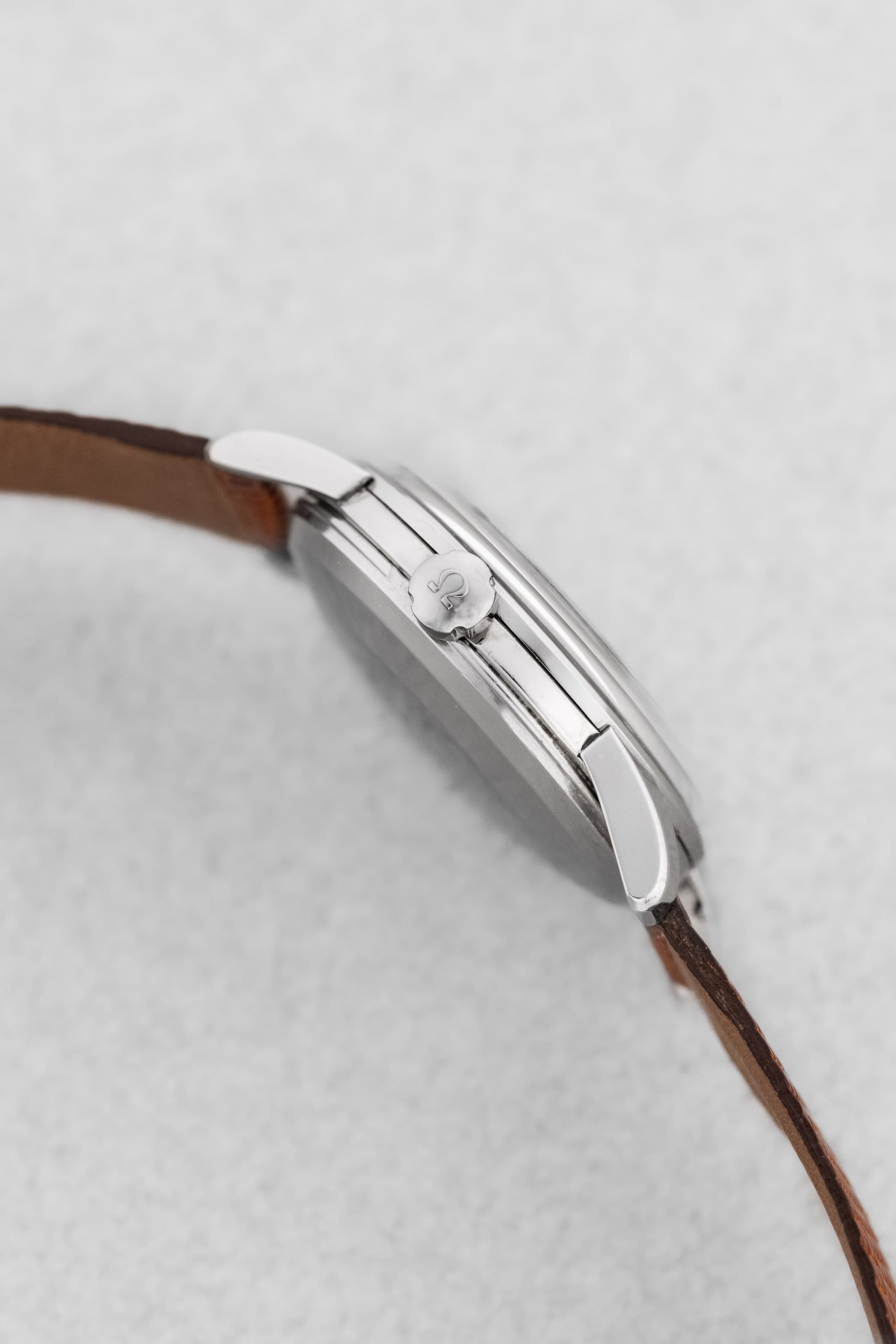 HZ2U Omega Seamaster Calendar réf. 2849-5 SC de 1958 – Cadran Tropical - Right side