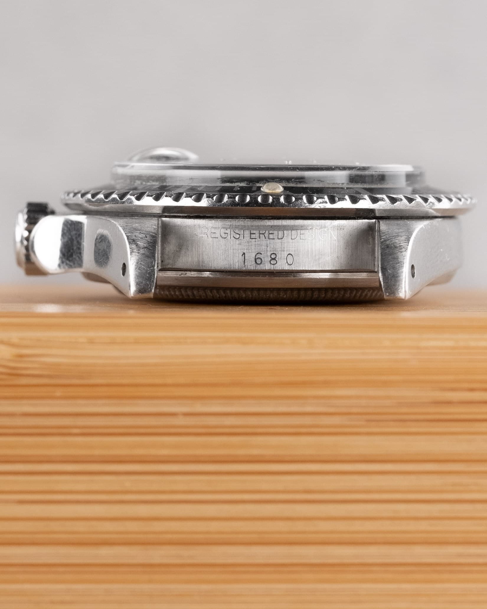 J2WG Rolex Submariner Date 1680 « Mark 1 » de 1977-1978 - Lugs - Reference