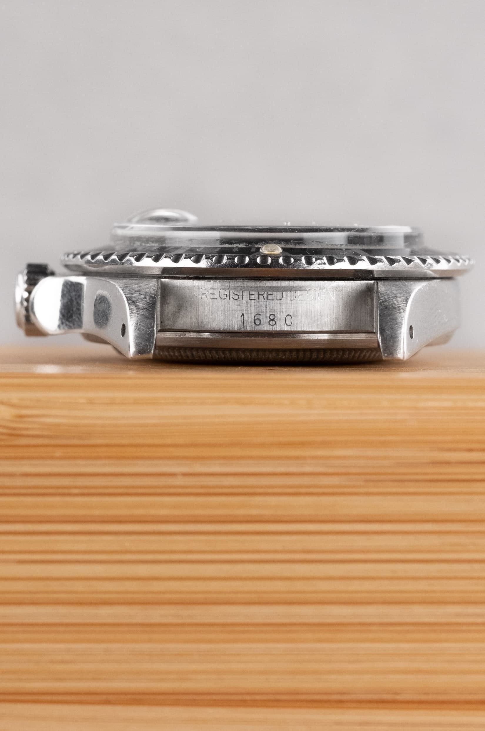 J2WG Rolex Submariner Date 1680 « Mark 1 » de 1977-1978 - Lugs - Reference