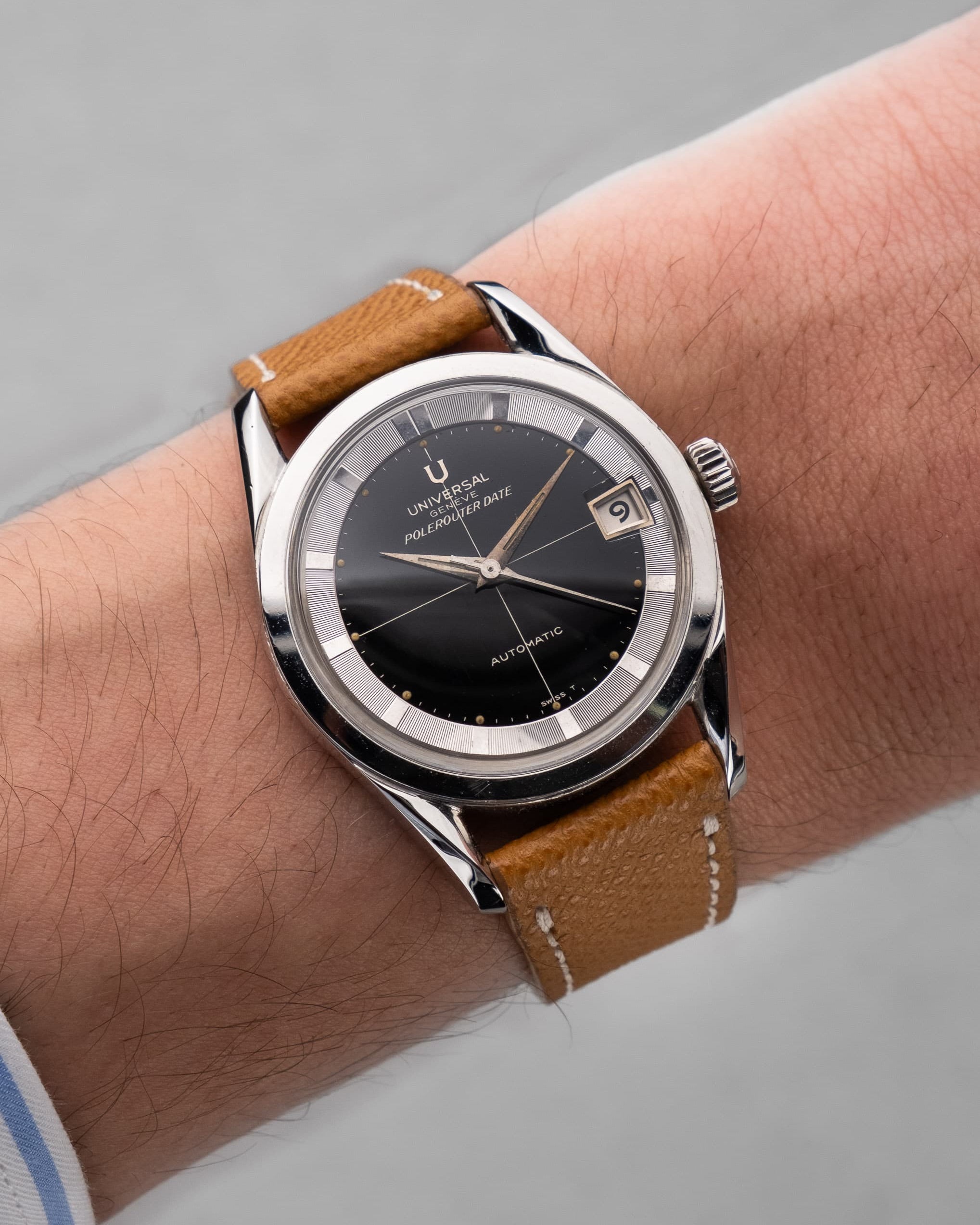 J58H Superbe Universal Genève Polerouter Date Micro-Rotor 204612-2 de 1963 - Lifestyle