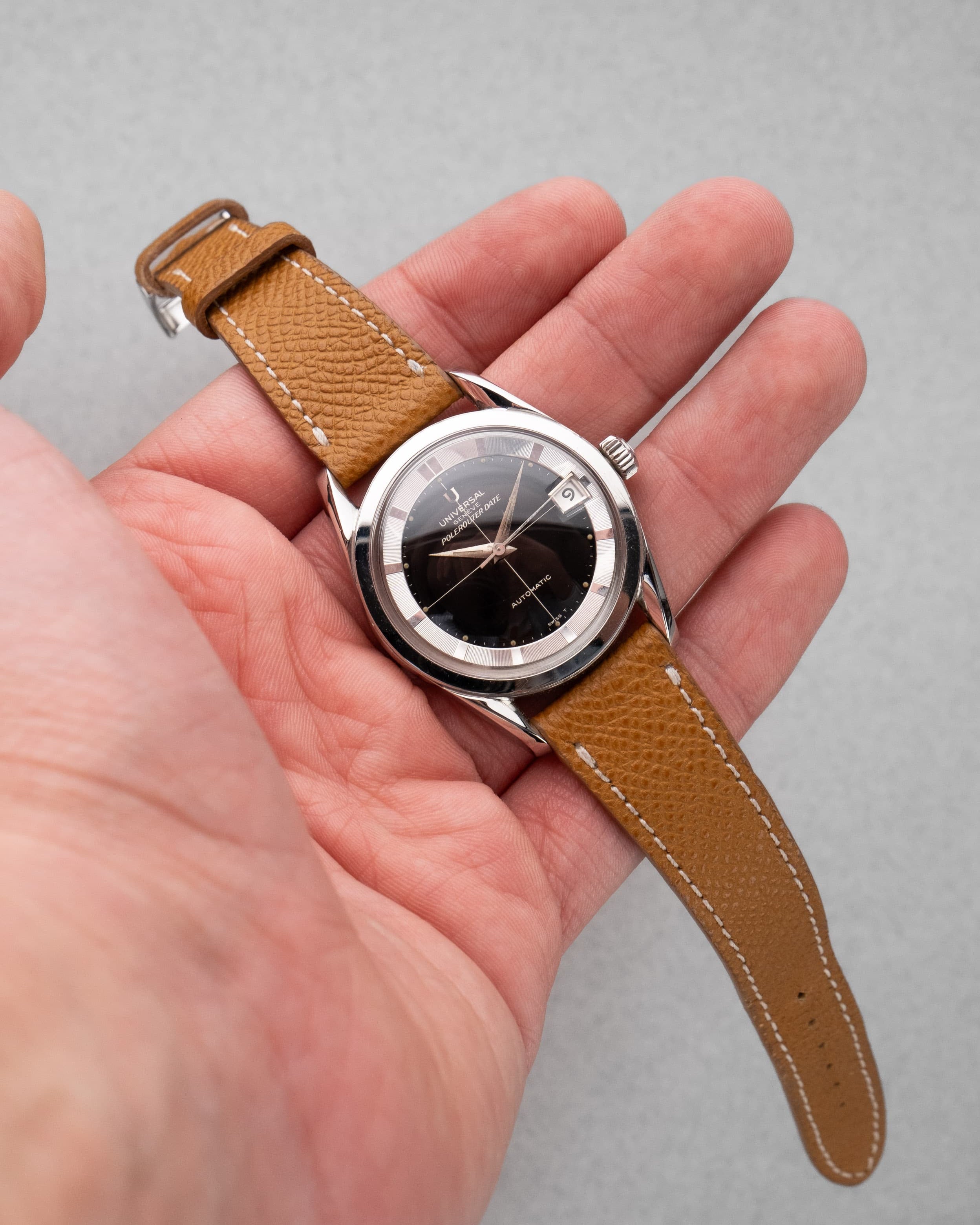 J58H Superbe Universal Genève Polerouter Date Micro-Rotor 204612-2 de 1963 - Lifestyle