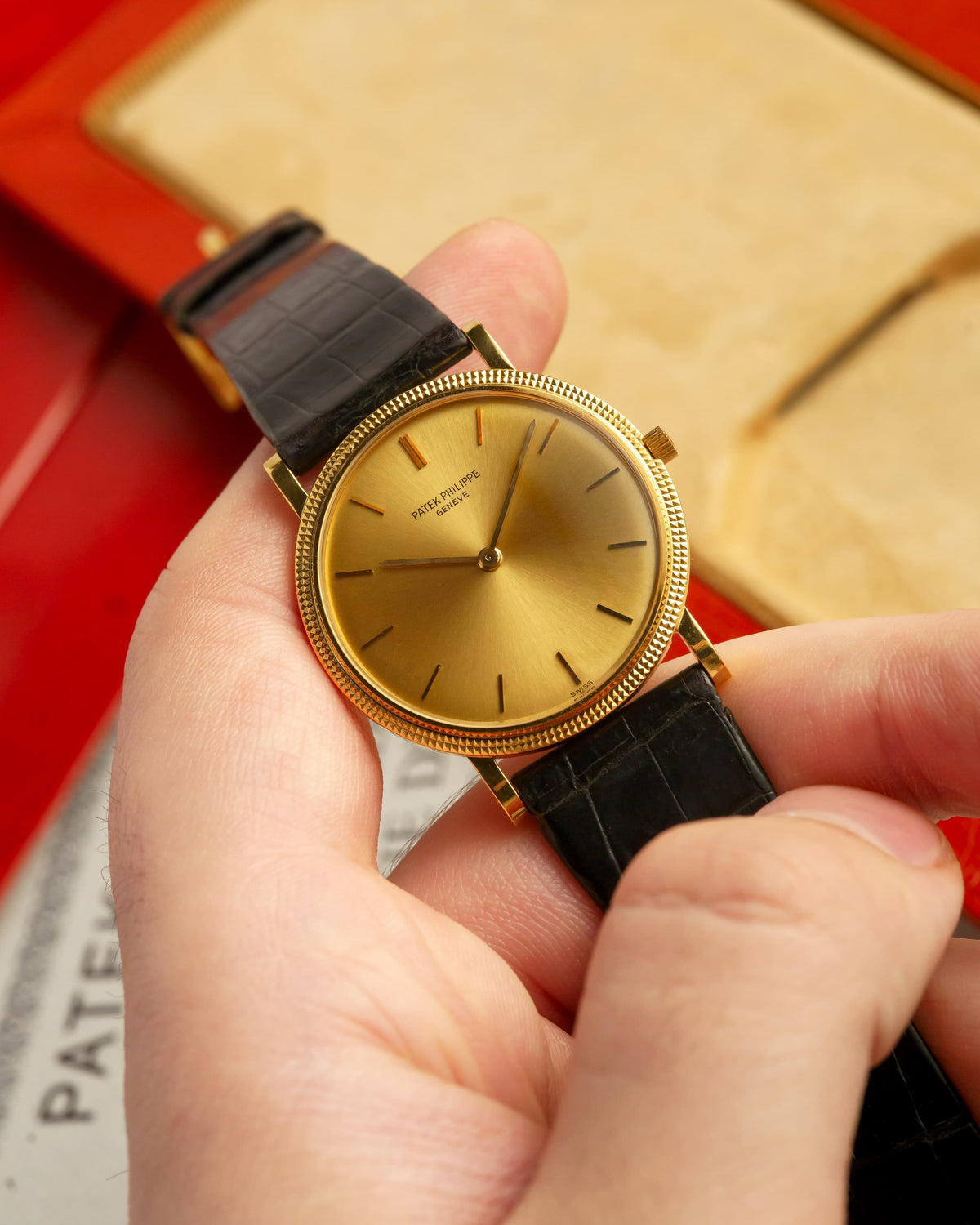 JDML Великолепные Patek Philippe Calatrava ref. 3520 из жёлтого золота 1976–1983 гг. — в идеальном состоянии, Full Set, First Series - Lifestyle