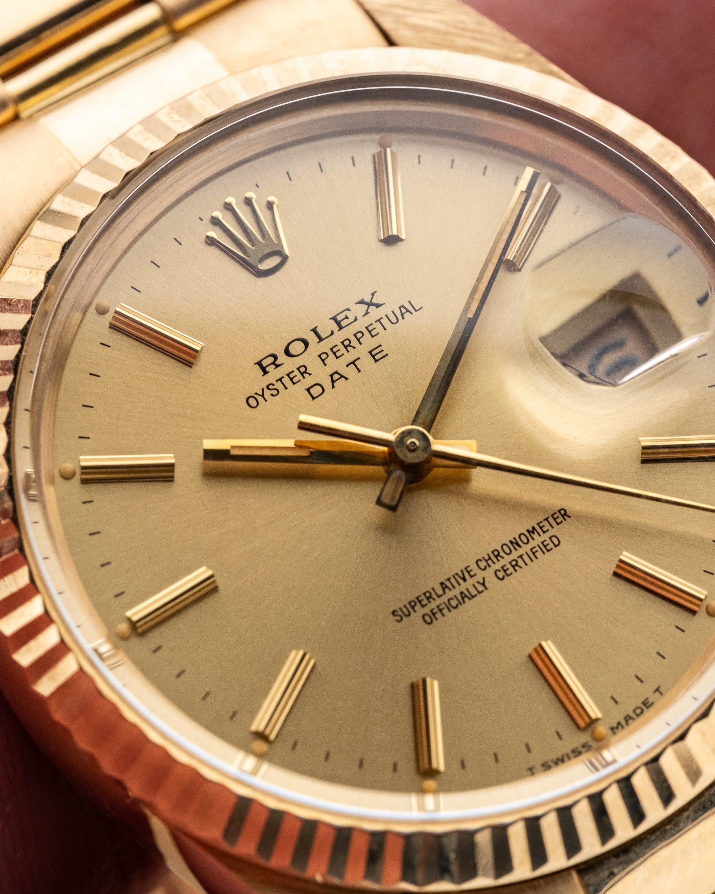 JJQZ Incroyable Rolex Oyster Perpetual Date réf. 15038 en or jaune de 1985 – Comme neuve - Dial
