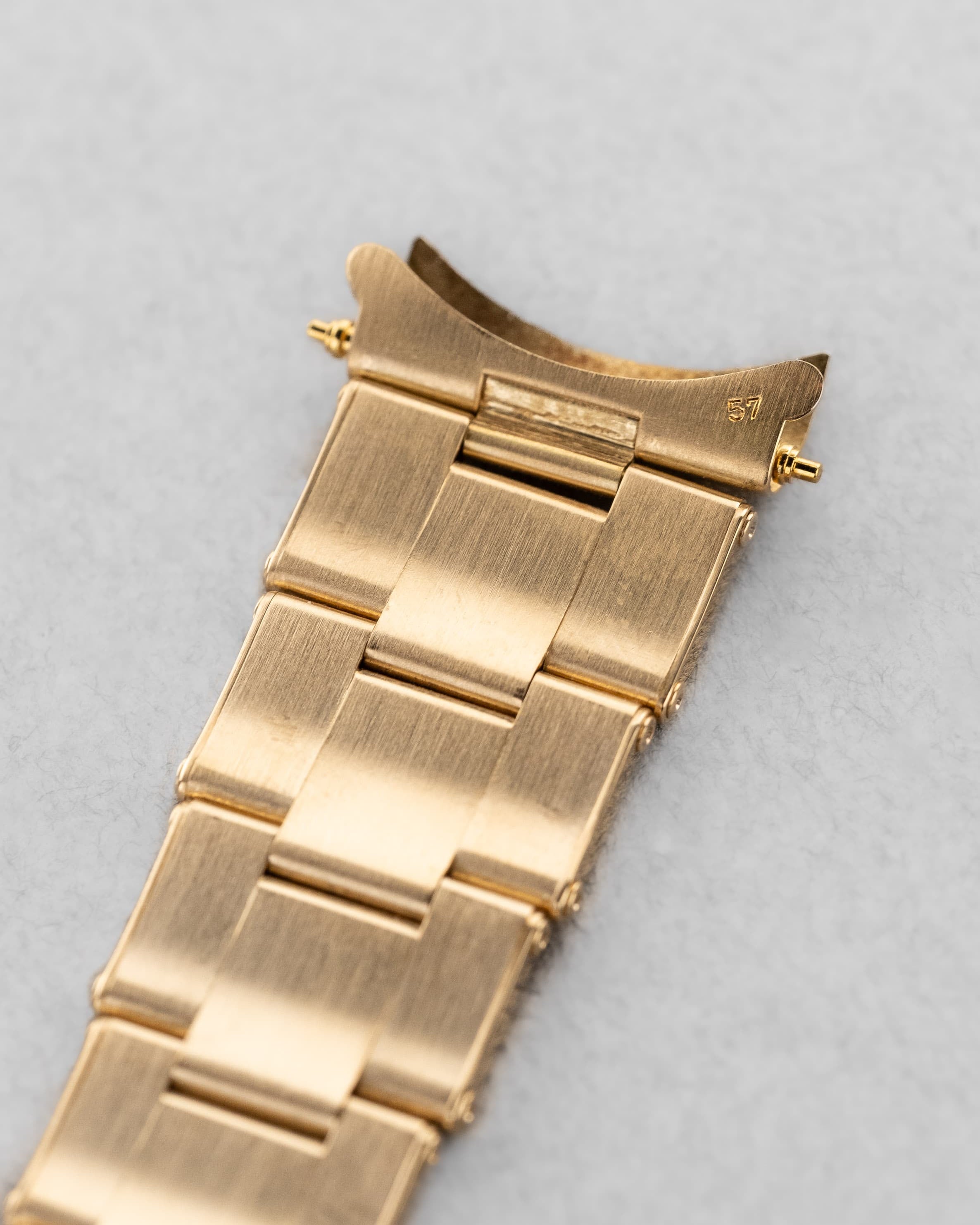 JJQZ Incroyable Rolex Oyster Perpetual Date réf. 15038 en or jaune de 1985 – Comme neuve - Feature