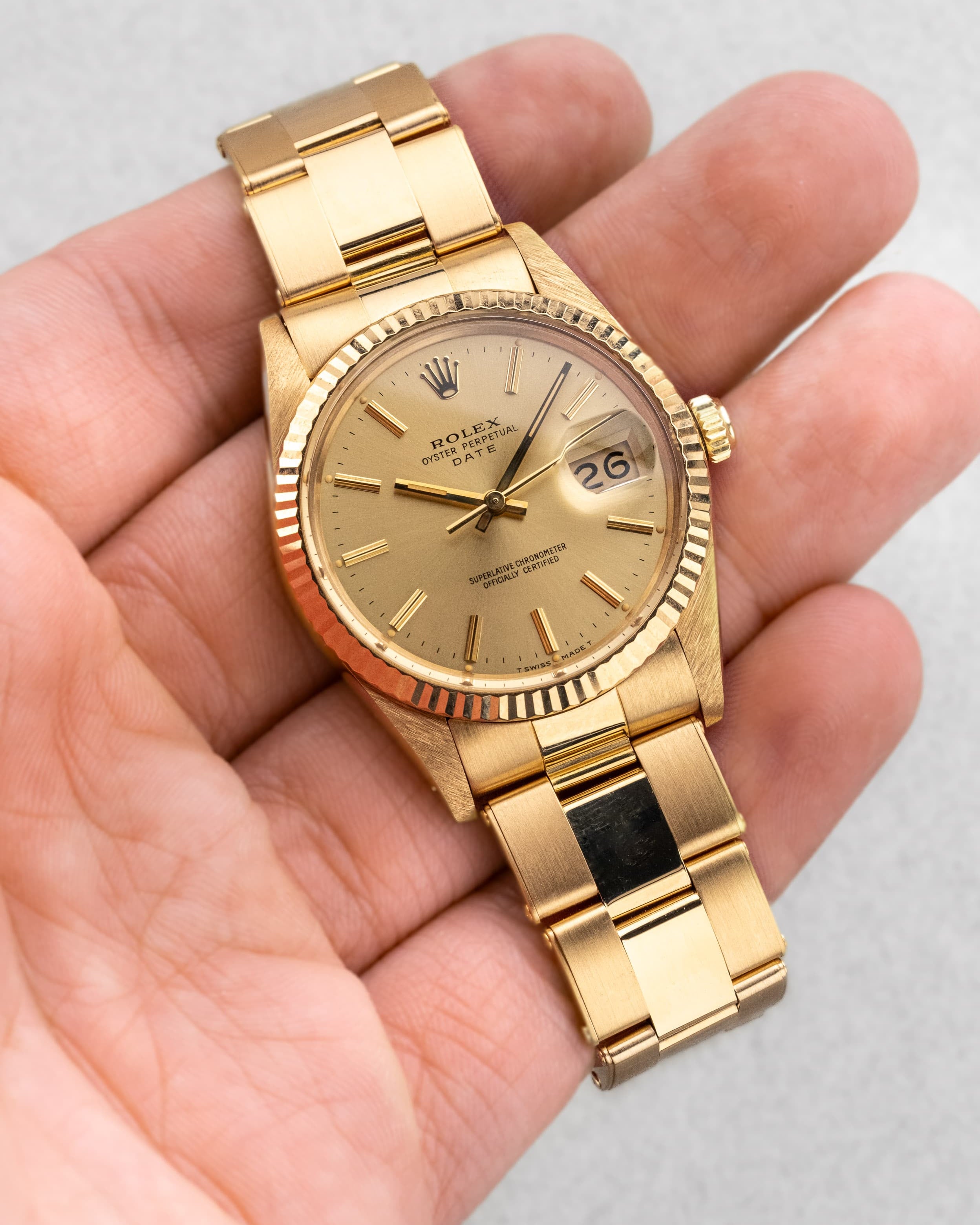 JJQZ Incroyable Rolex Oyster Perpetual Date réf. 15038 en or jaune de 1985 – Comme neuve - Lifestyle
