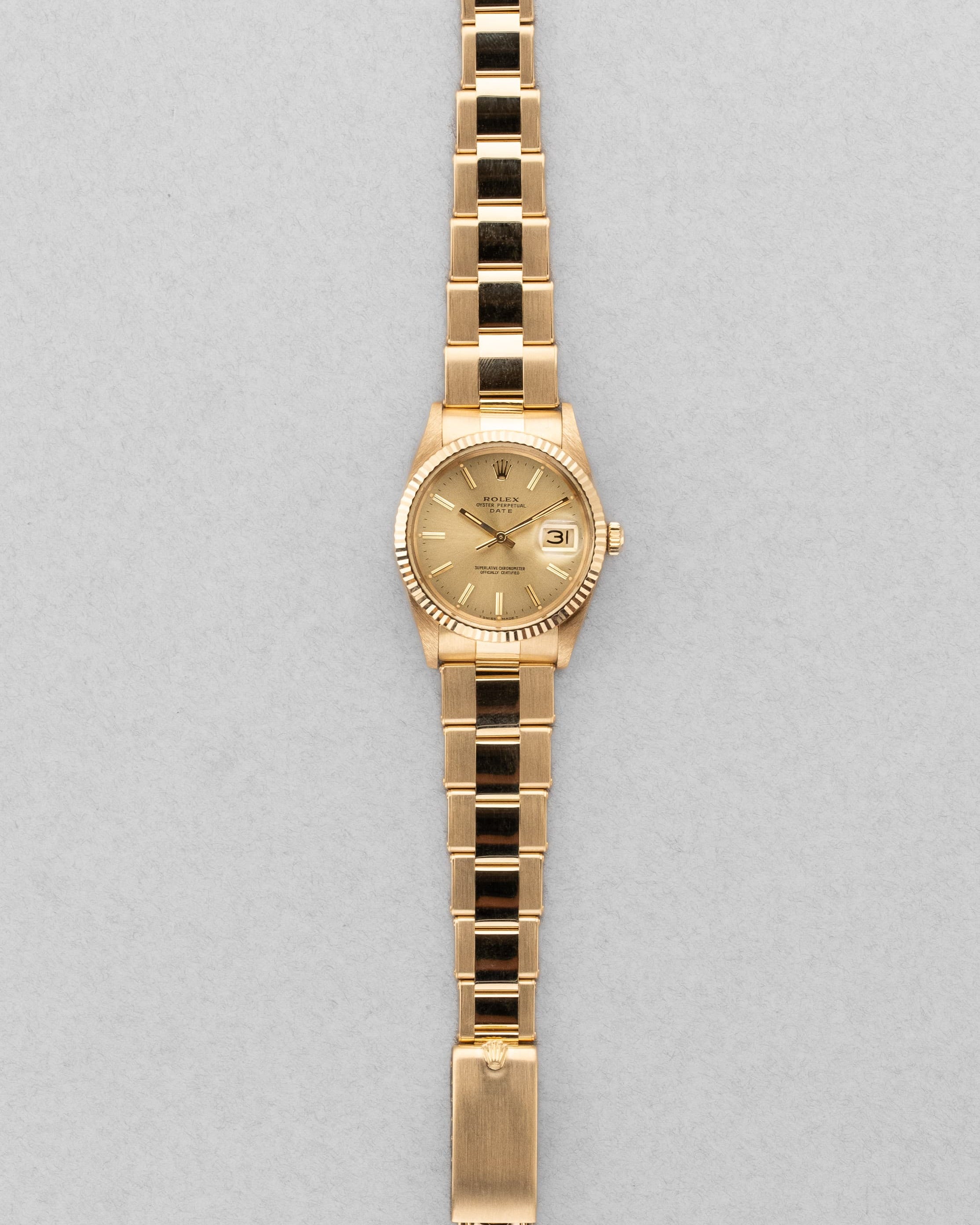 JJQZ Incroyable Rolex Oyster Perpetual Date réf. 15038 en or jaune de 1985 – Comme neuve - Overview