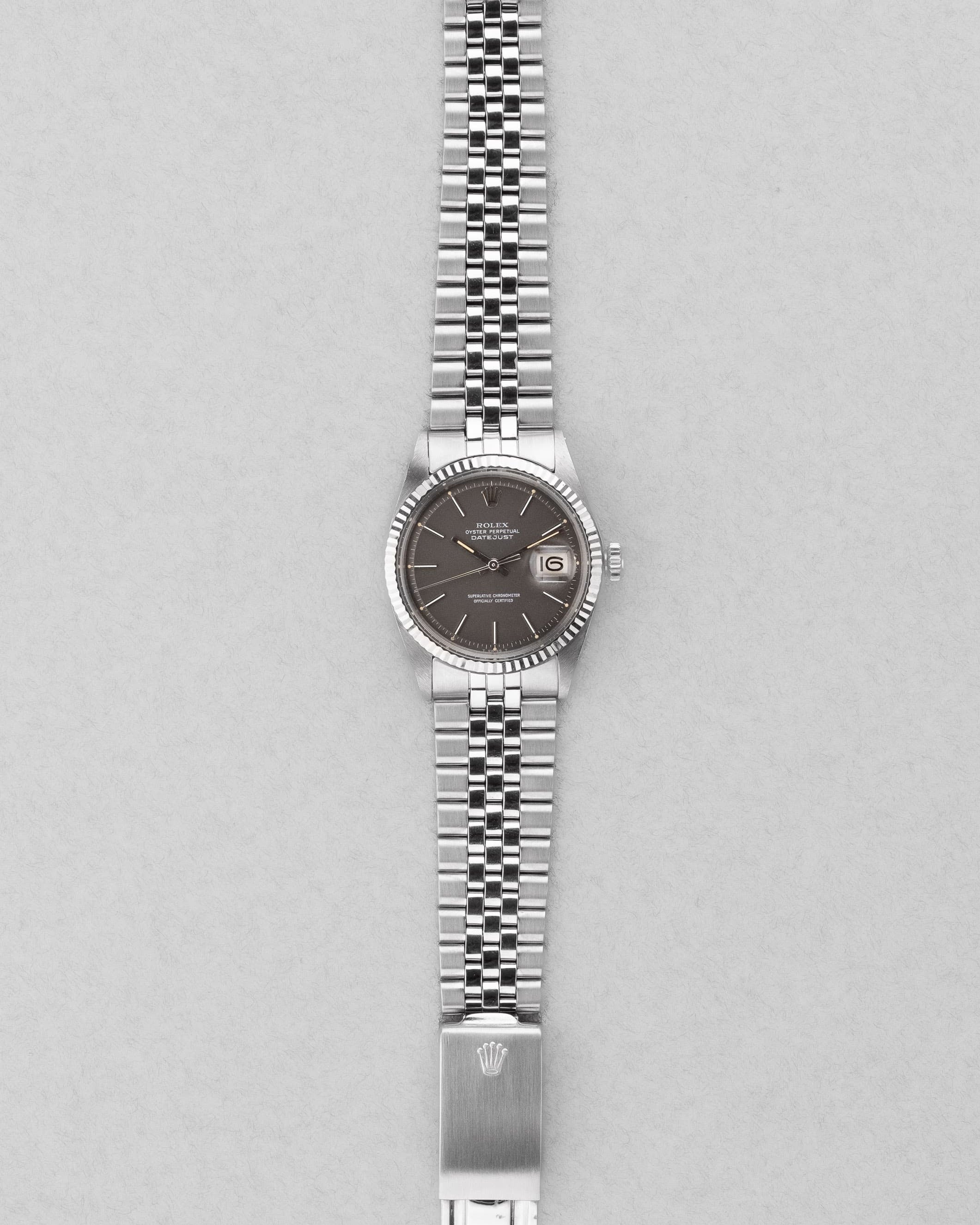 JMCE Rolex Datejust réf. 1601 en acier de 1972 – Cadran « Taupe/Gris Souris Satin » - Bracelet Front