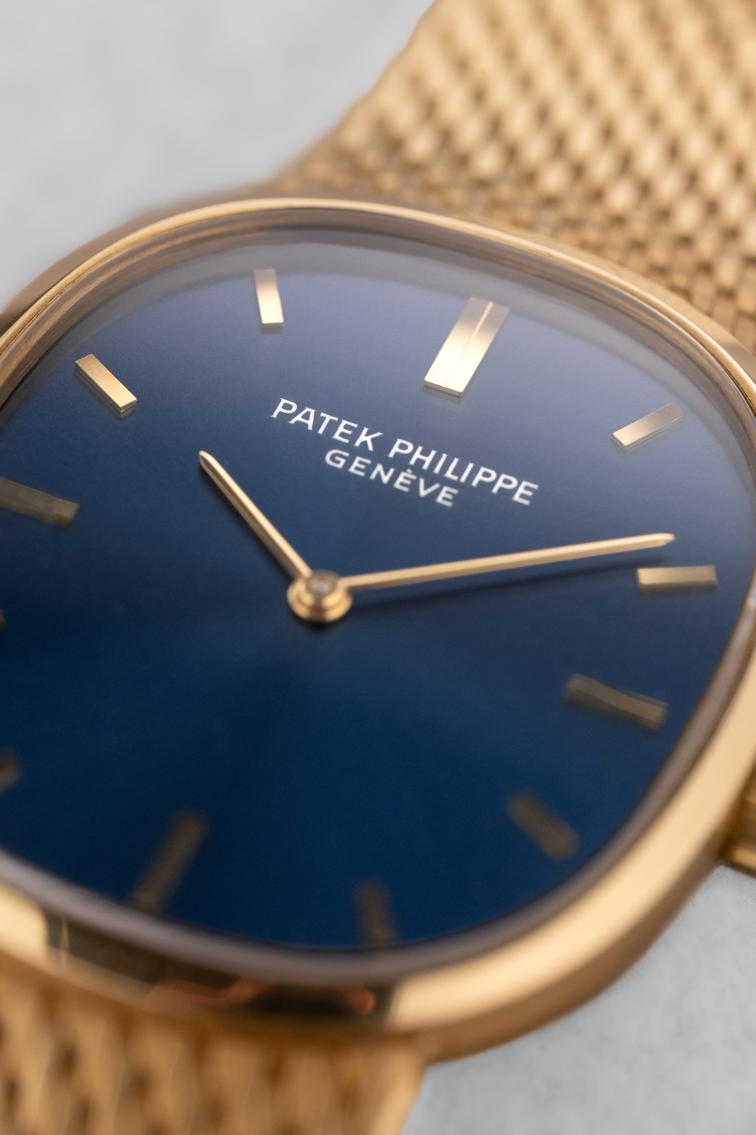 JNX1 Superbe Patek Philippe Ellipse d'Or réf. 3748/1 « Sigma » – Bracelet intégré et Parfait état - Dial