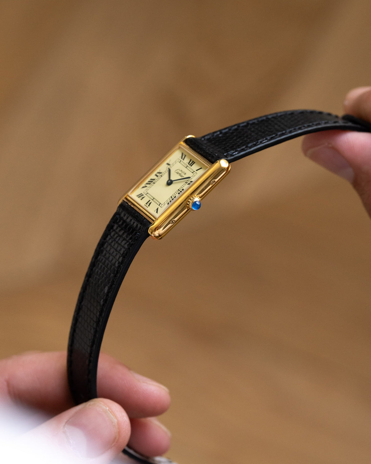 KJ3L Cartier Tank Must Quartz GM 5 «Cream/Ivory Roman Dial» 1993 г. - Правая сторона