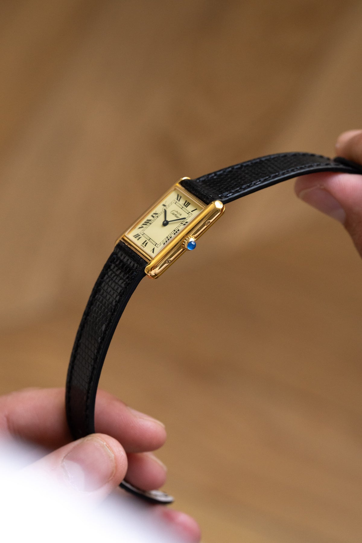KJ3L Cartier Tank Must Quartz GM 5「Cream/Ivory Roman Dial」,1993 年 - 右側