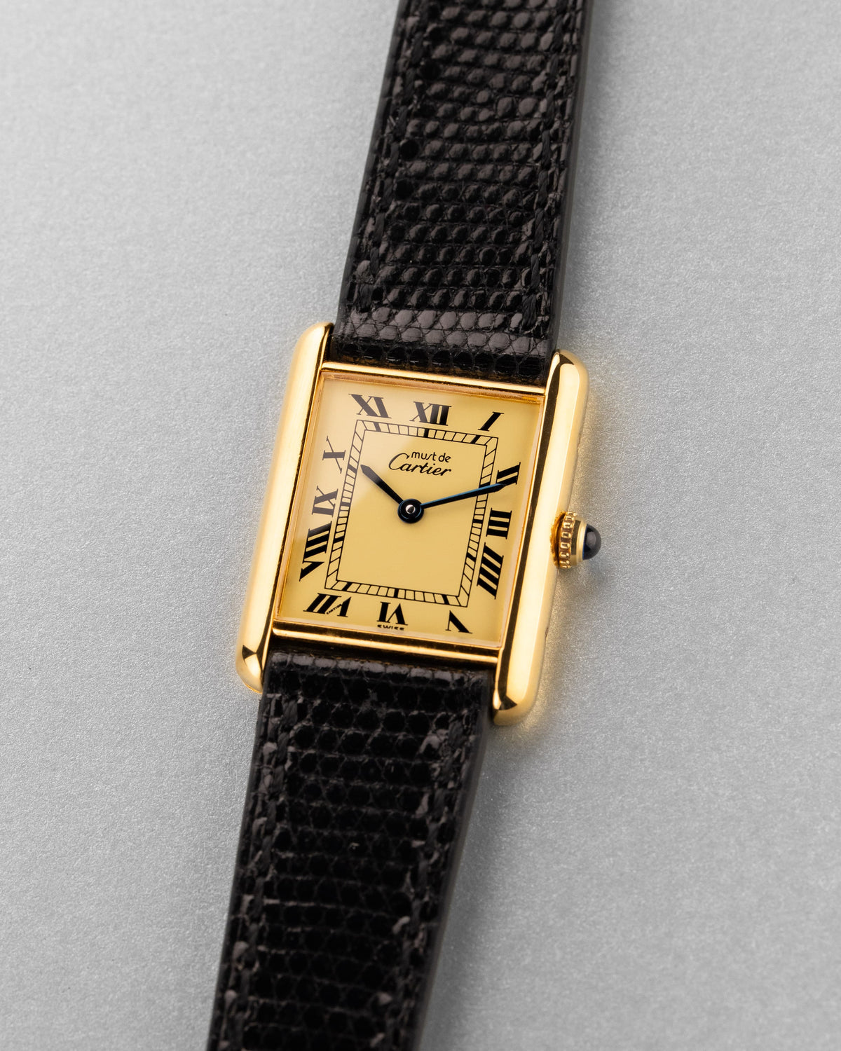 KJ3L Cartier Tank Must Quartz GM 5 «Cream/Ivory Roman Dial» 1993 г. - Три четверти