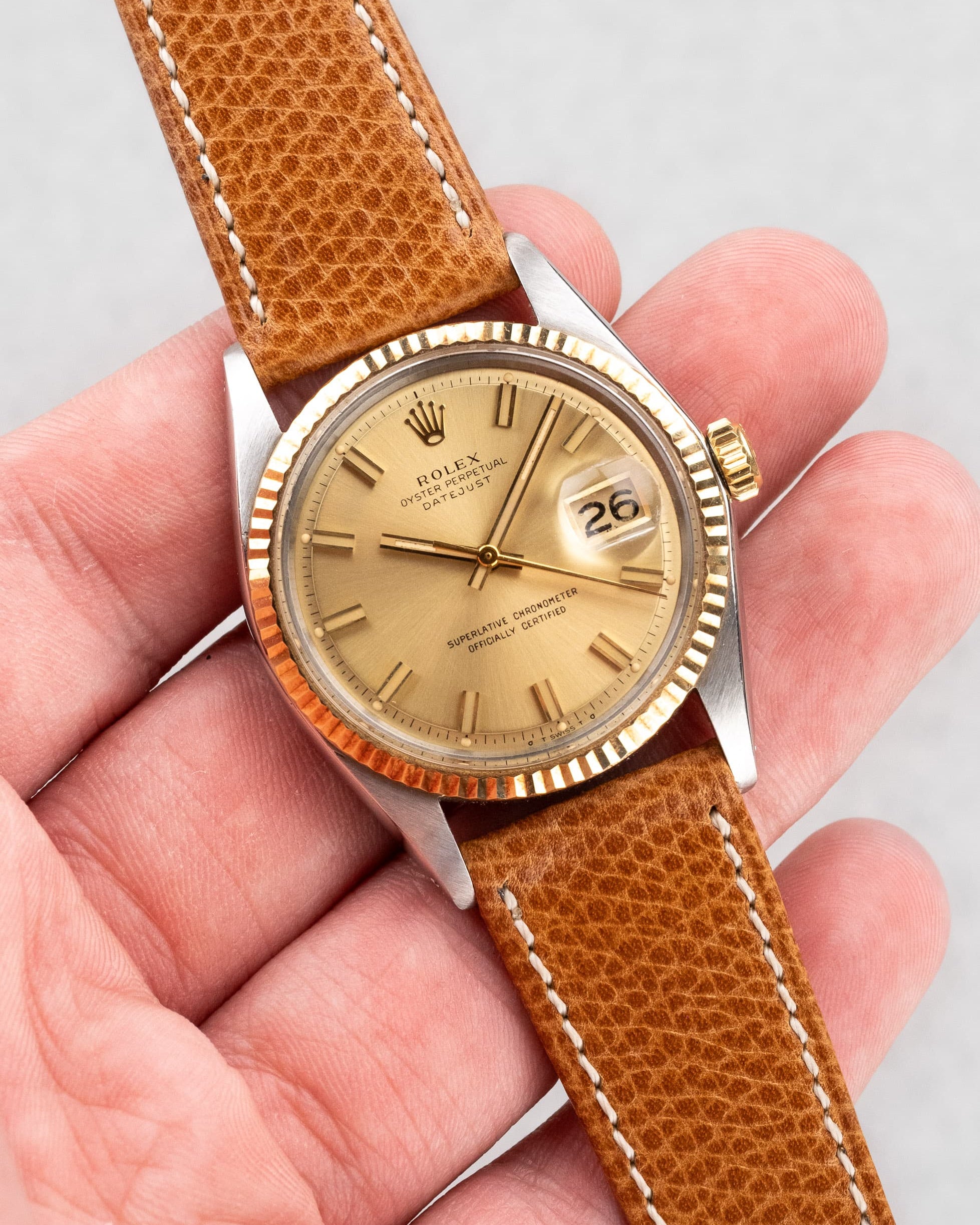 KU2W Rolex Datejust réf. 1601 « Champagne Wide Boy Sigma » de 1974 en acier et or jaune - Lifestyle