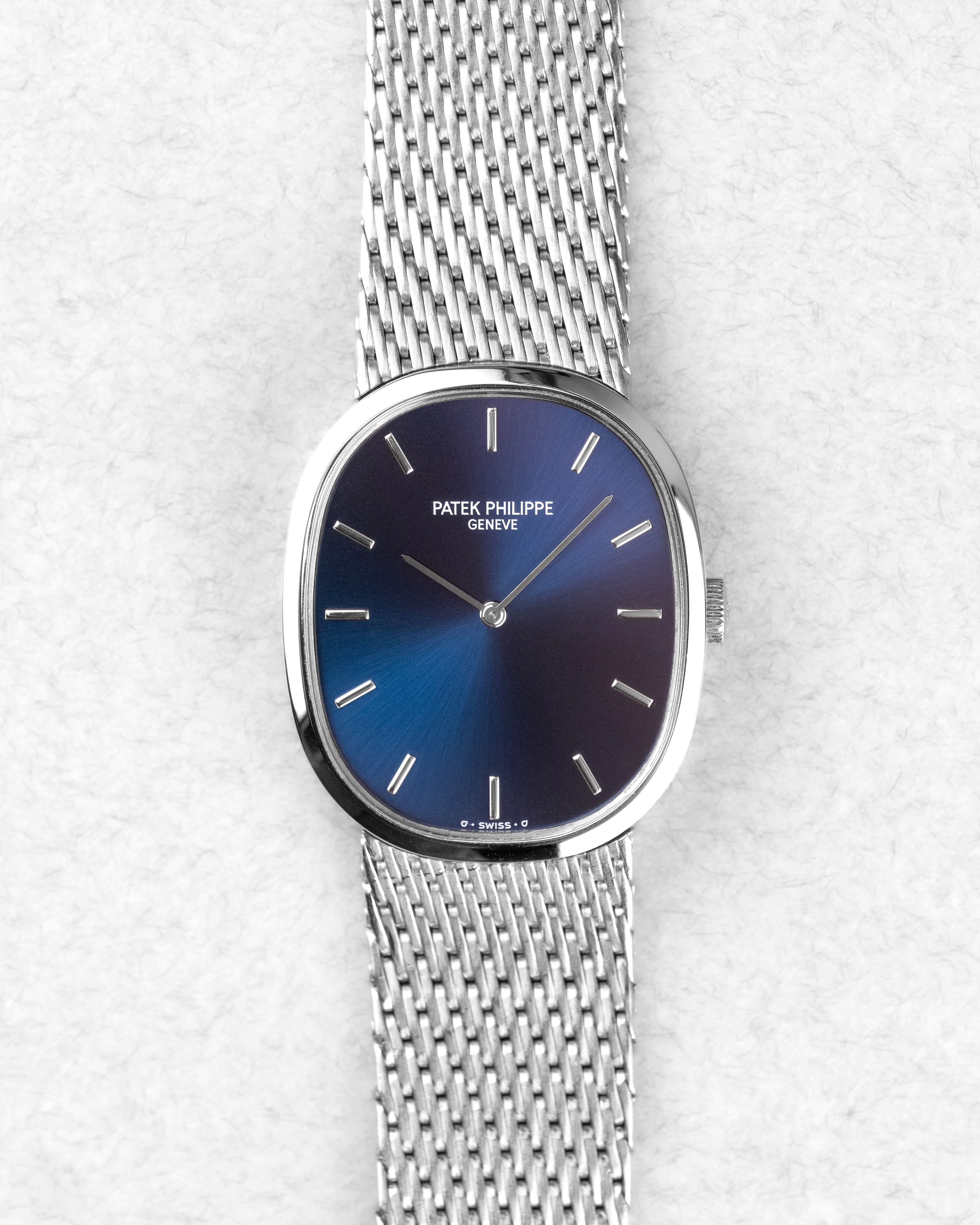 KVMG Patek Philippe Ellipse d’Or réf. 3748/1G en or blanc circa 1976 – Bracelet intégré, cadran bleu Sigma - Front