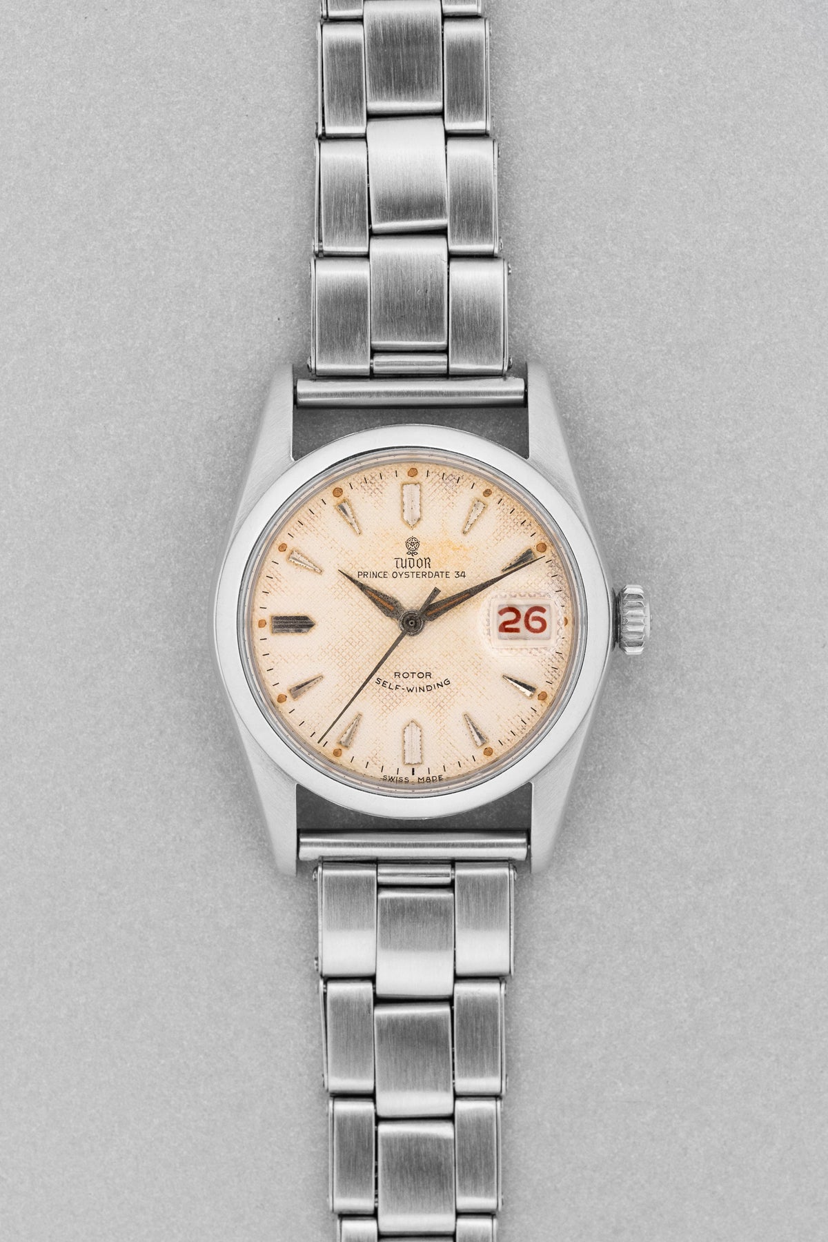 L8YQ Tudor Prince Oysterdate ref. 7914 1957년식 – 「Honeycomb」 라듐 다이얼과 「Roulette」 데이트 - 정면