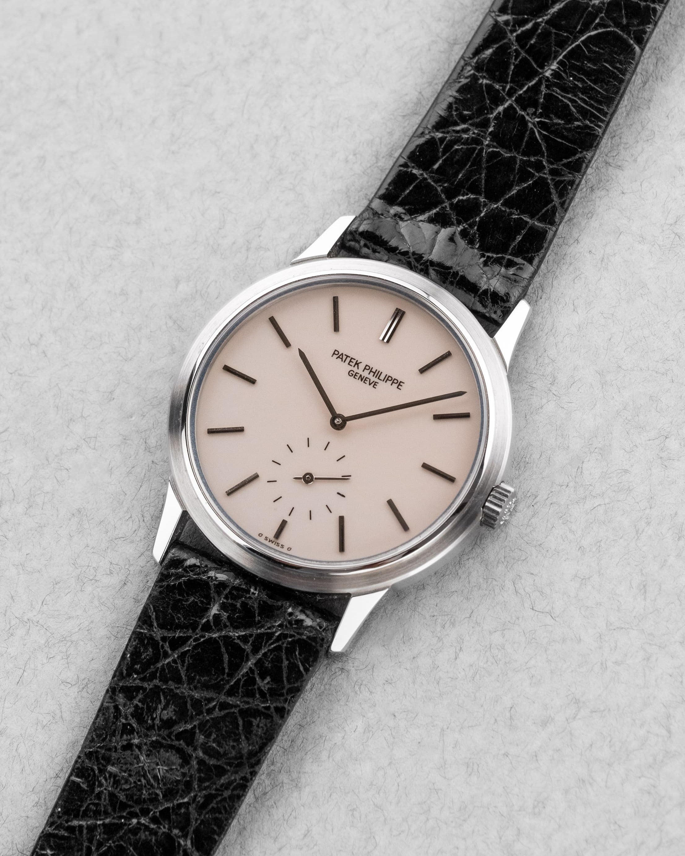 LHU5 Patek Philippe Calatrava réf. 3718A de 1989 – 150ème Anniversaire, Édition spéciale pour le marché japonais - Three Quarters