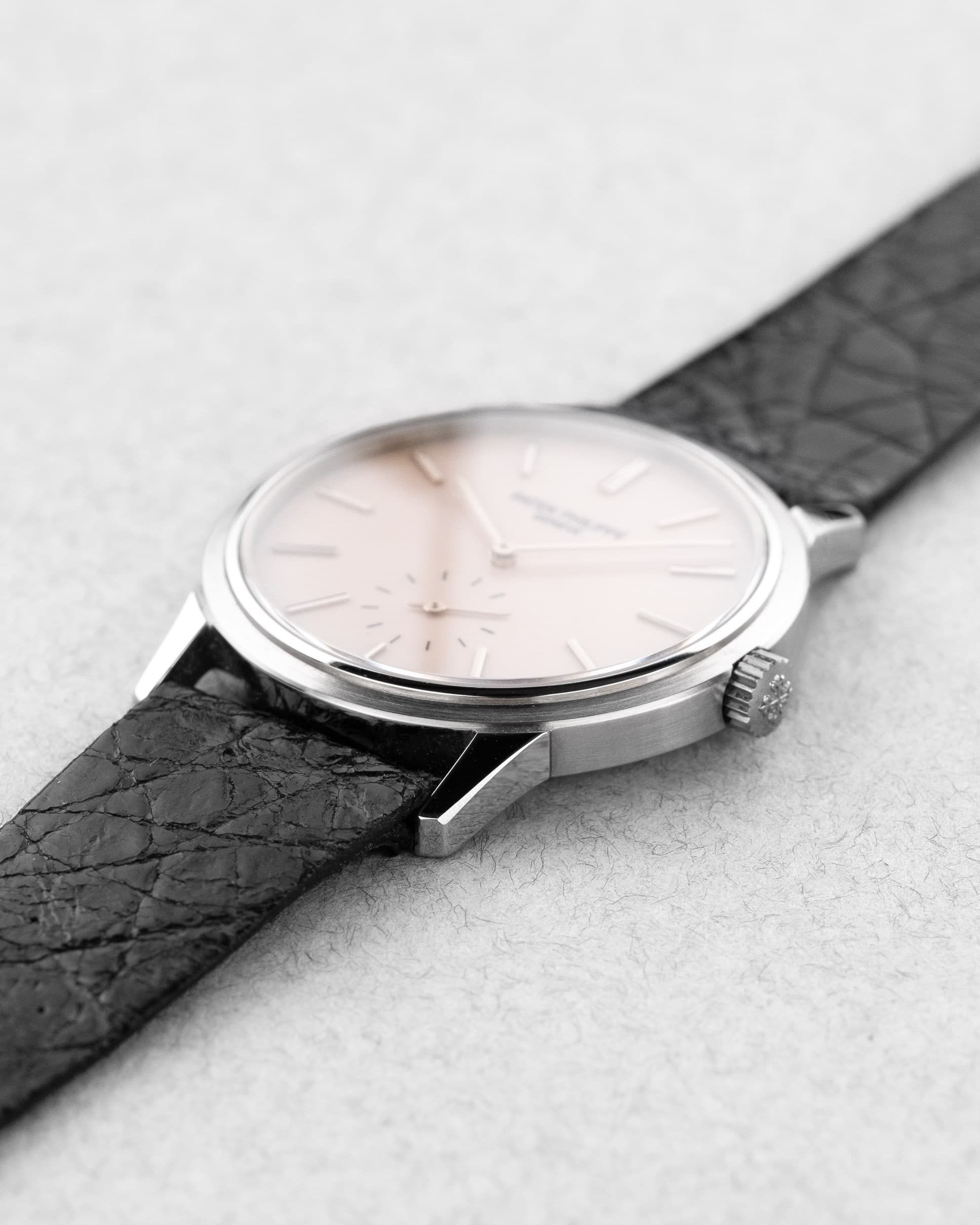 LHU5 Patek Philippe Calatrava réf. 3718A de 1989 – 150ème Anniversaire, Édition spéciale pour le marché japonais - Feature