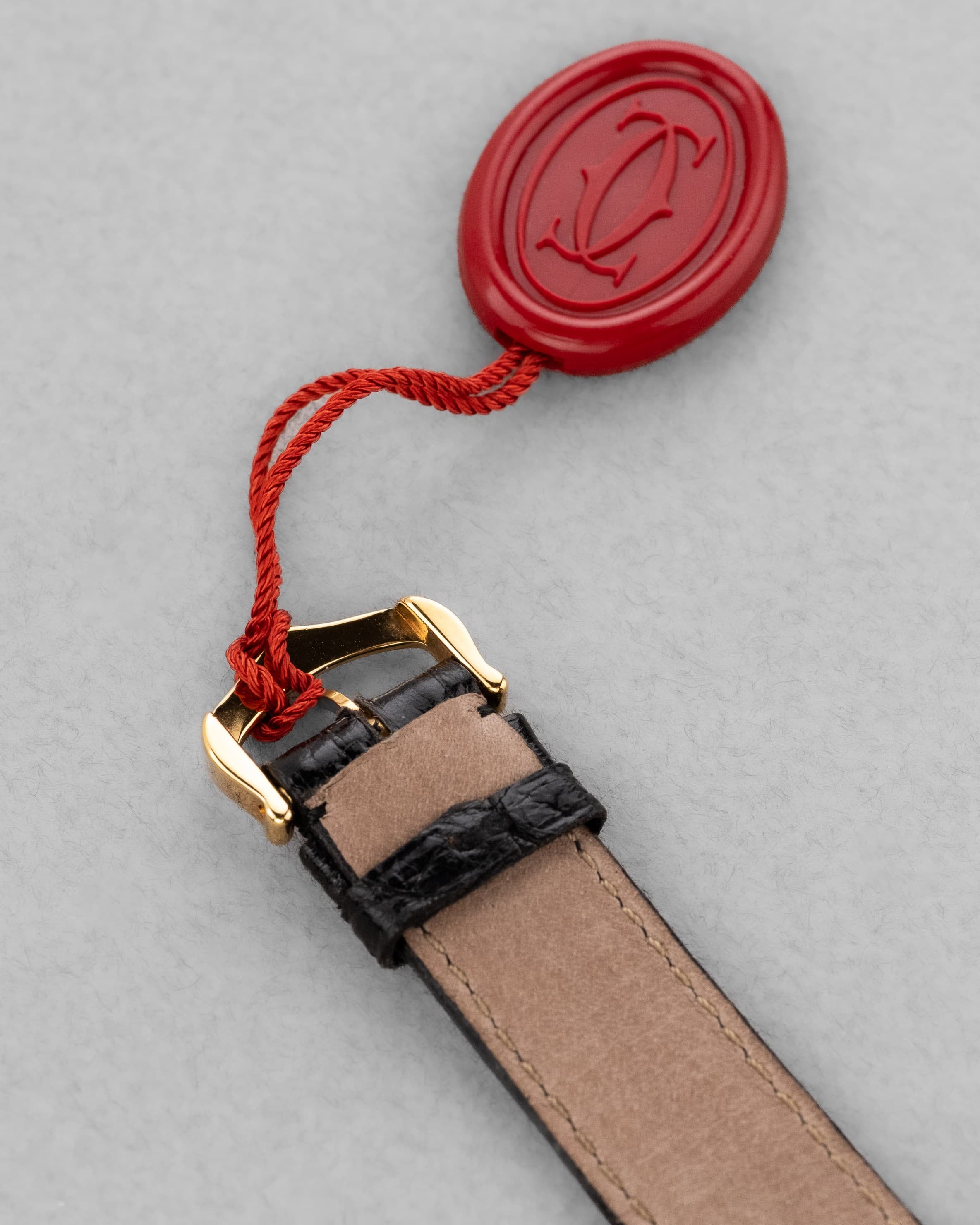 LY4T-46 Cartier Tank Louis réf. M2000 en or jaune, circa 1990 – Parfait état - Buckle Inside