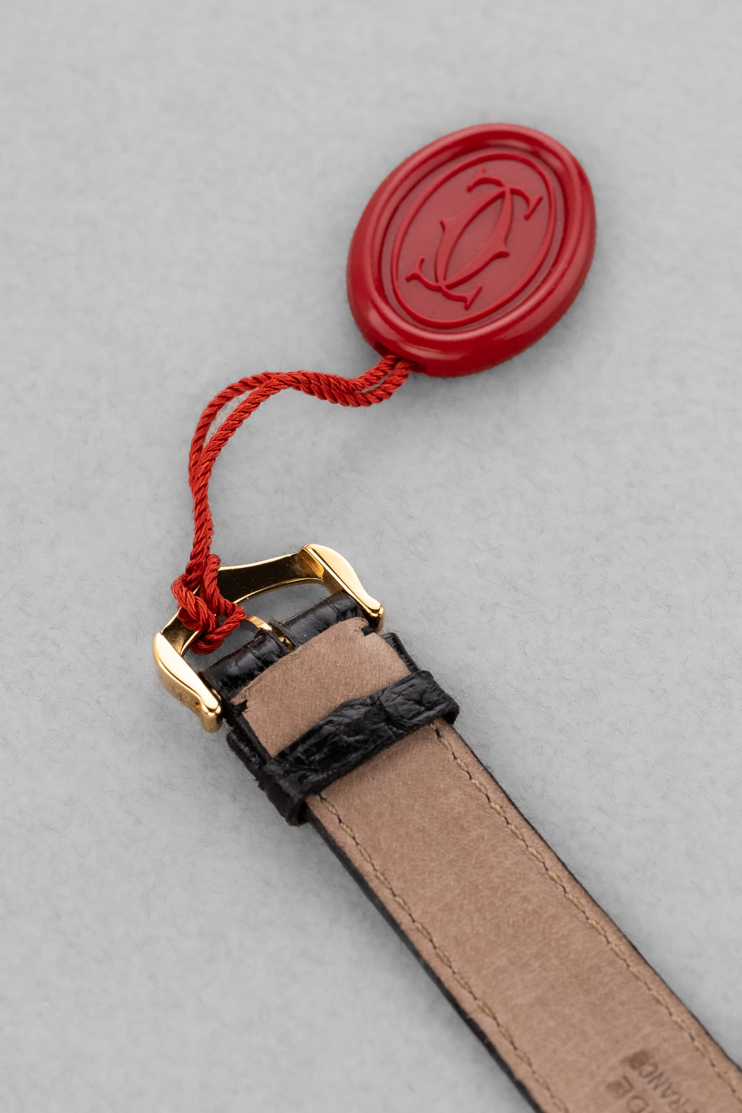 LY4T-46 Cartier Tank Louis réf. M2000 en or jaune, circa 1990 – Parfait état - Buckle Inside