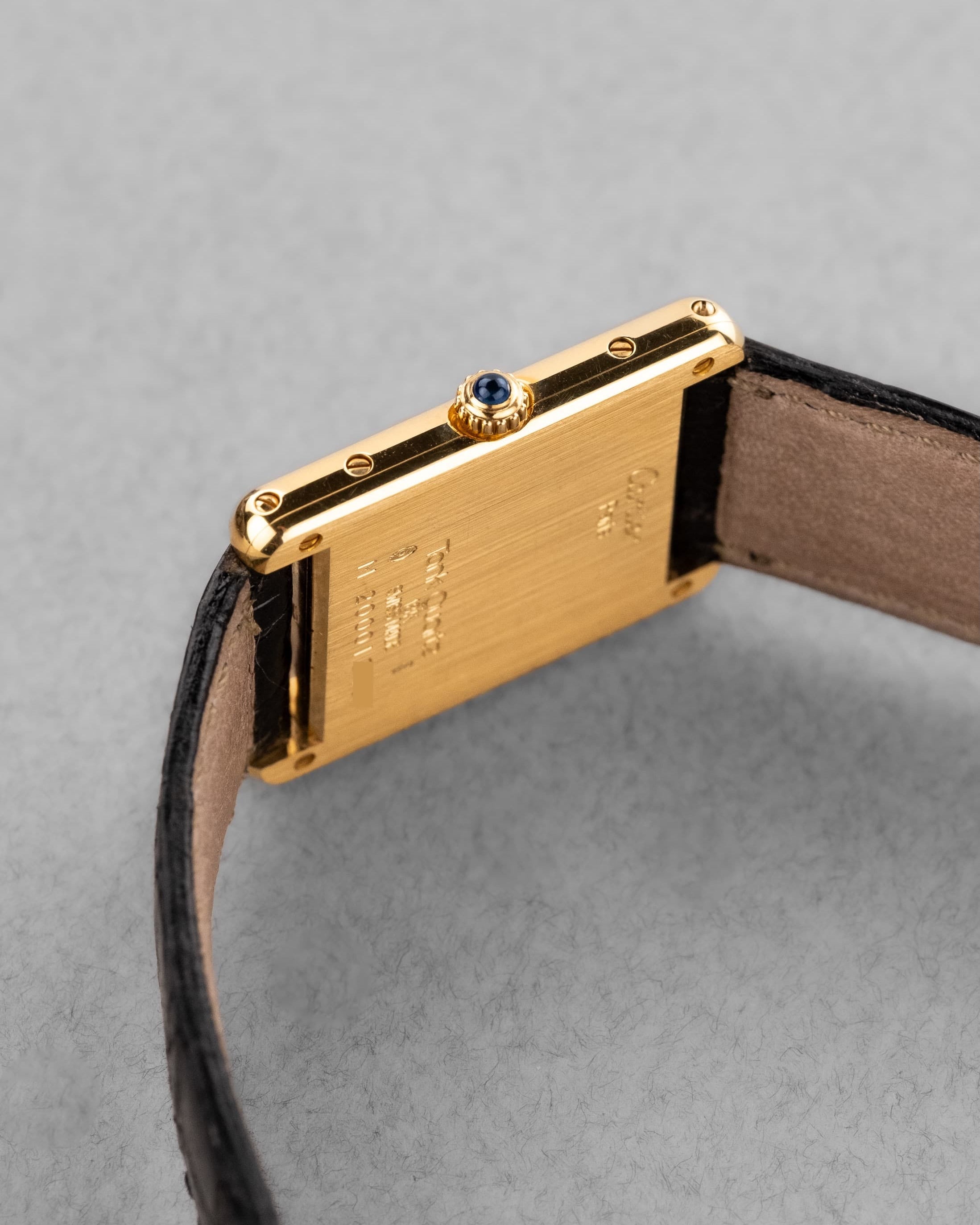 LY4T-YG Cartier Tank Louis réf. M2000 en or jaune, circa 1990 – Parfait état - Right side