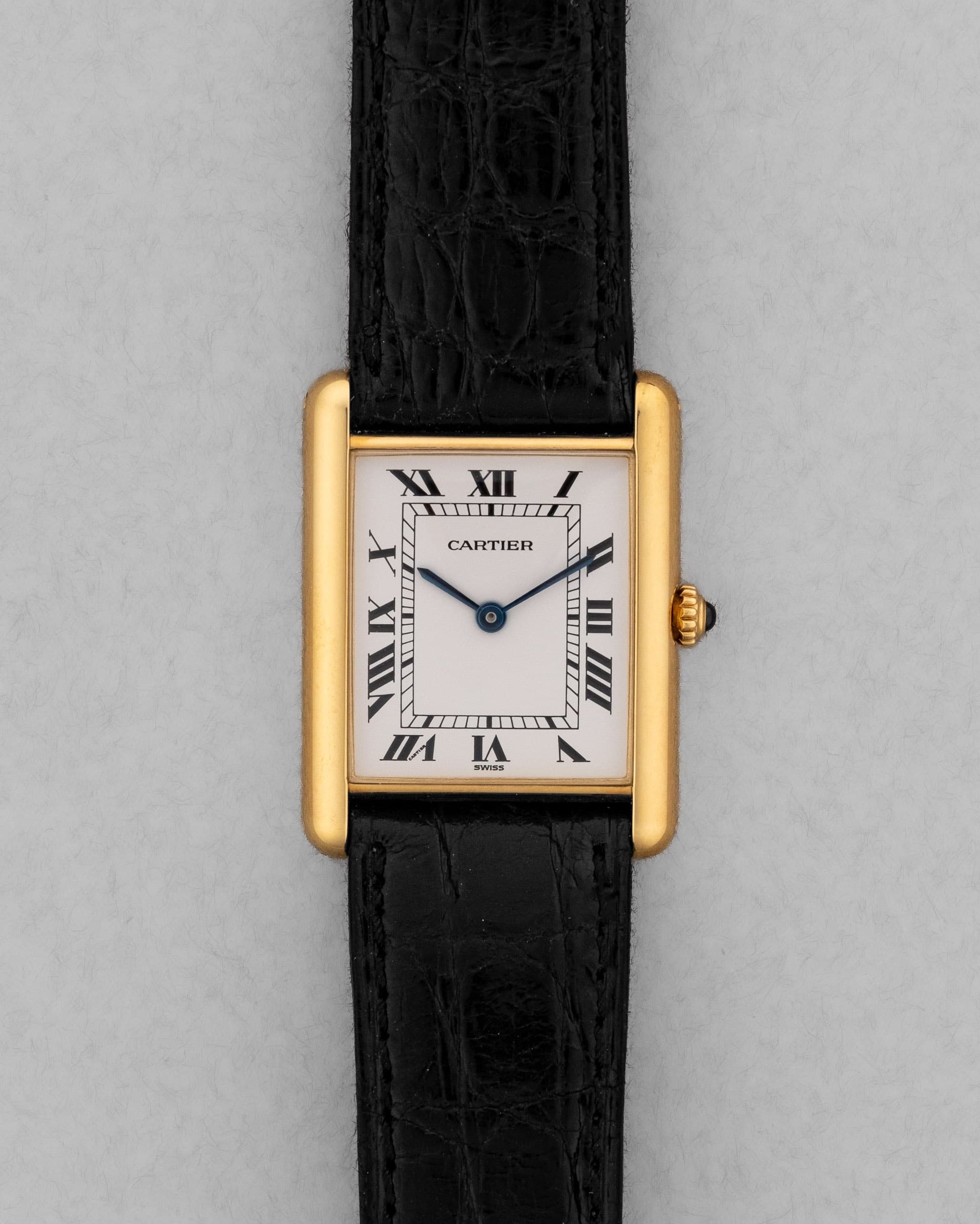 LY4T-up Cartier Tank Louis réf. M2000 en or jaune, circa 1990 – Parfait état - Front