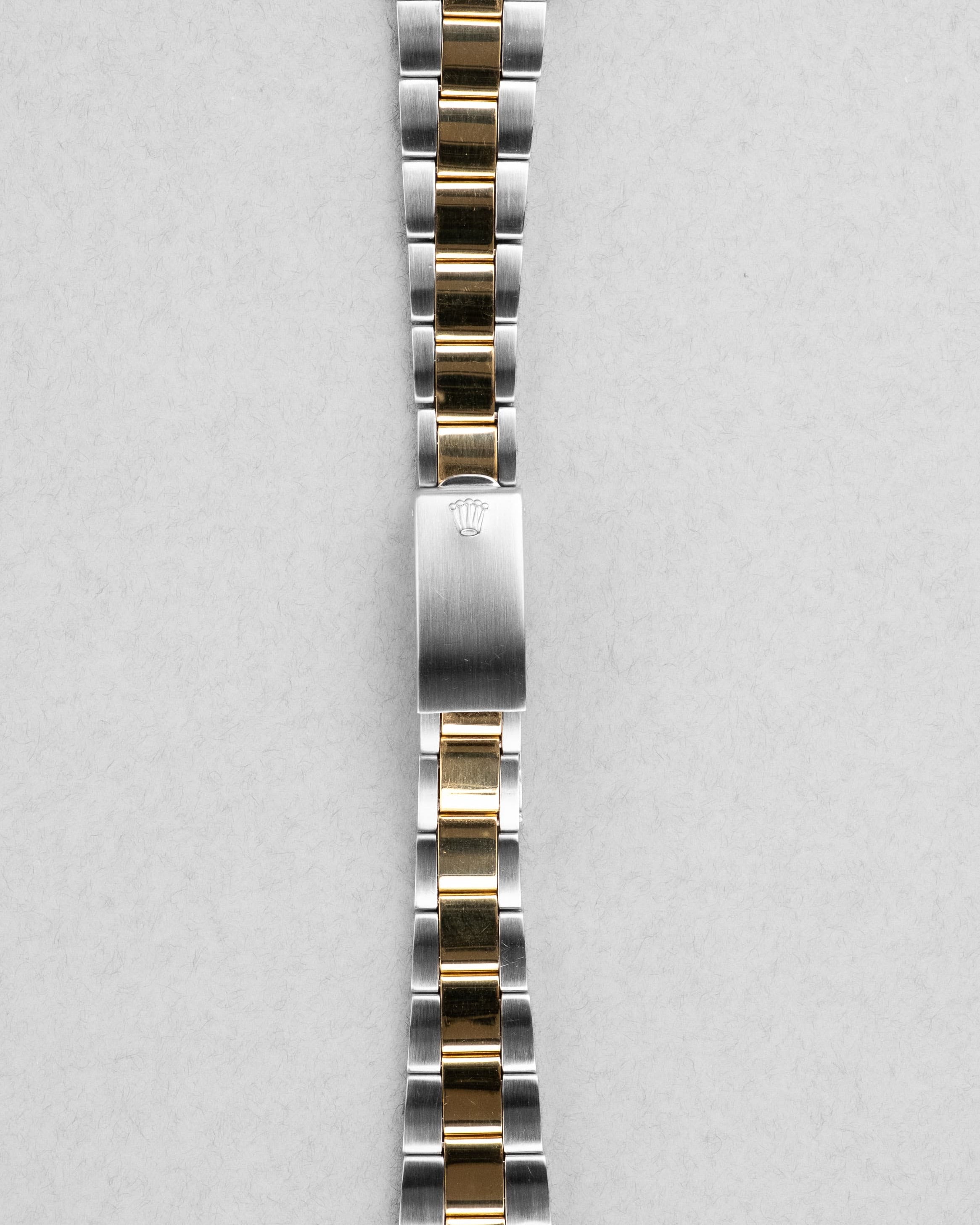 MAPY Rolex Oyster Perpetual réf. 1002 de 1969 en or jaune et acier – Superbe cadran Mosaïque/Shantung Taupe - Bracelet Front