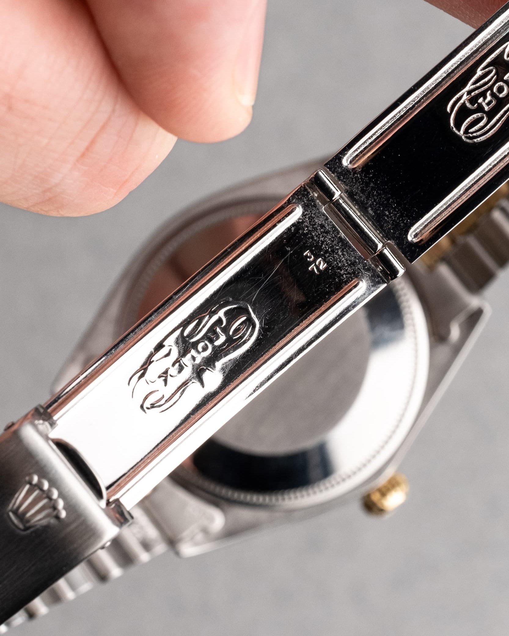 MAPY Rolex Oyster Perpetual réf. 1002 de 1969 en or jaune et acier – Superbe cadran Mosaïque/Shantung Taupe - Buckle Inside