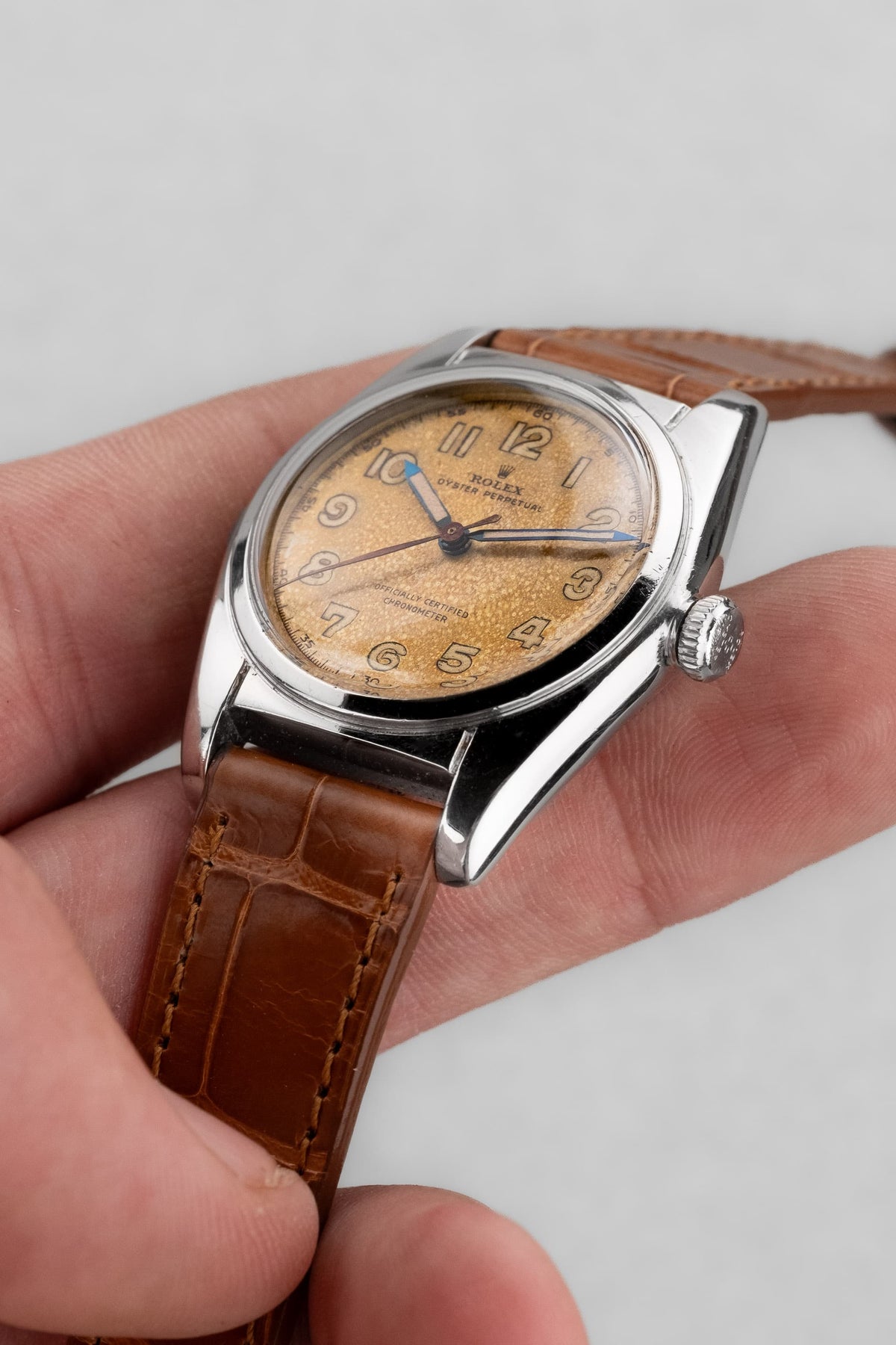 MDLZ Rolex「Bubble Back」型號 5050 不鏽鋼腕錶,1948 年——「Crème Brûlée」Radium Burn 字盤 - 右側