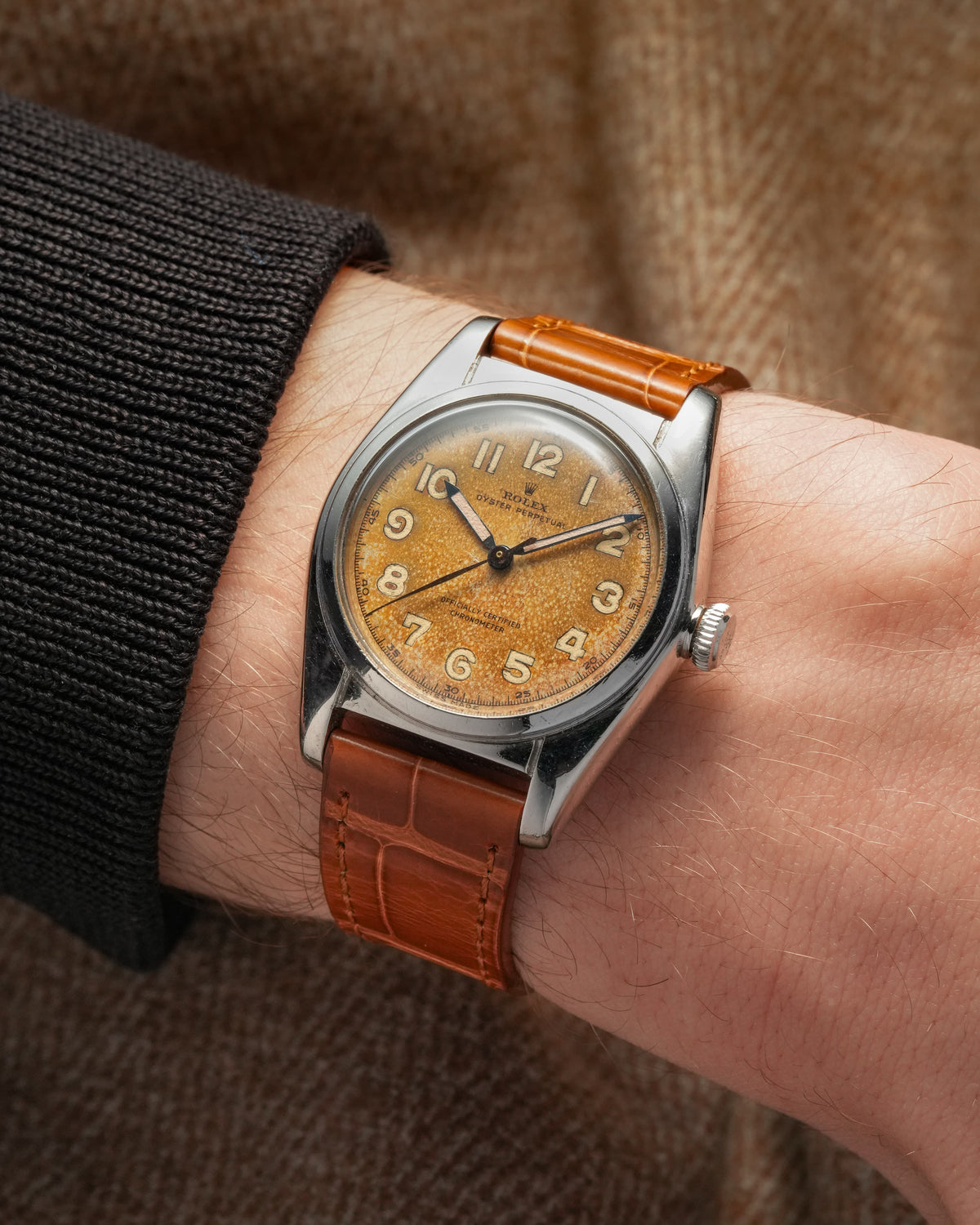 MDLZ Rolex « Bubble Back » réf. 5050 en acier de 1948 – Cadran « Crème Brûlée » Radium Burn - Wristshot