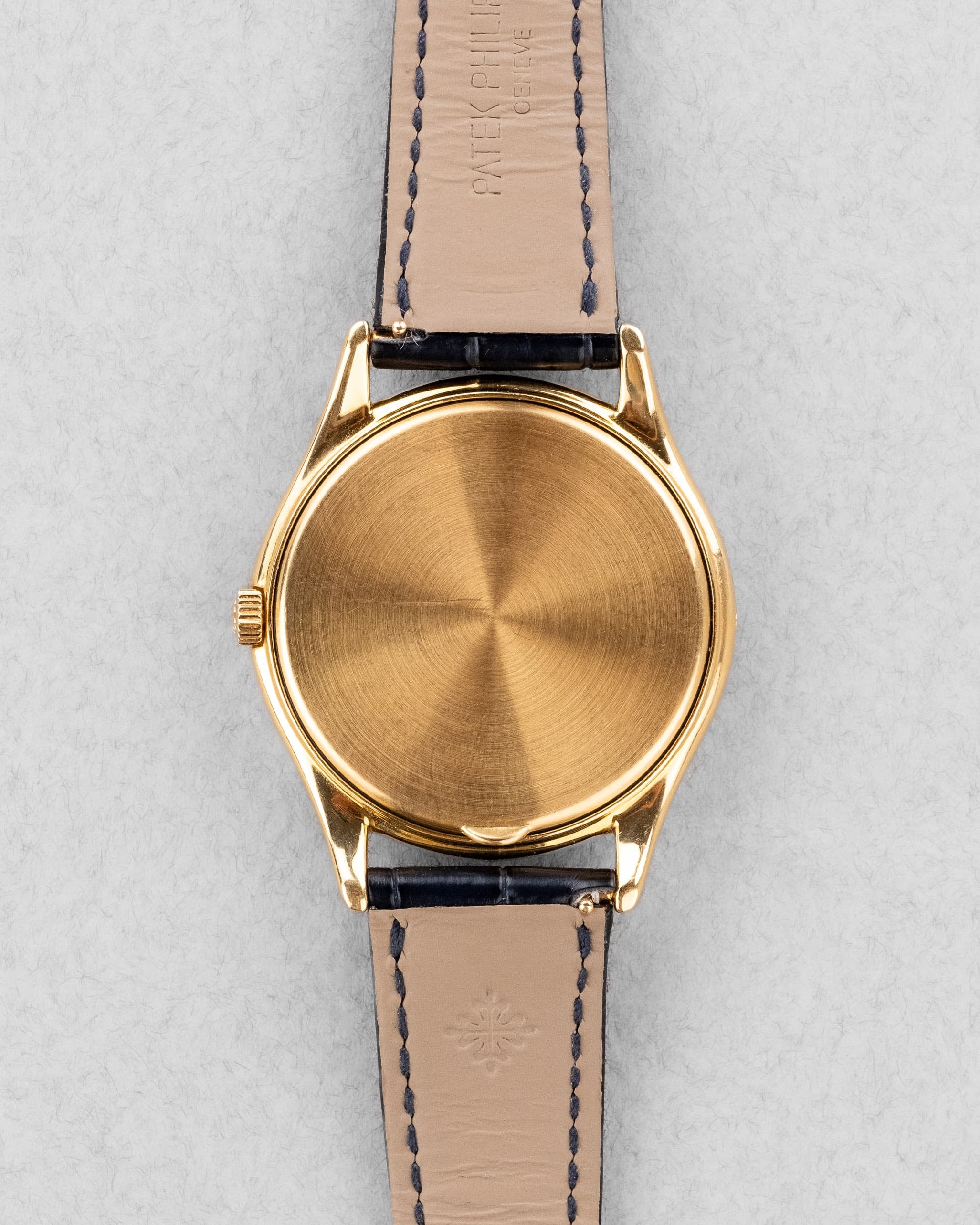 MEFM Rarissime et Exceptionnel Quantième Perpétuel Patek Philippe réf. 3940J « Doré Dial » de 1988 – Full Set - Back