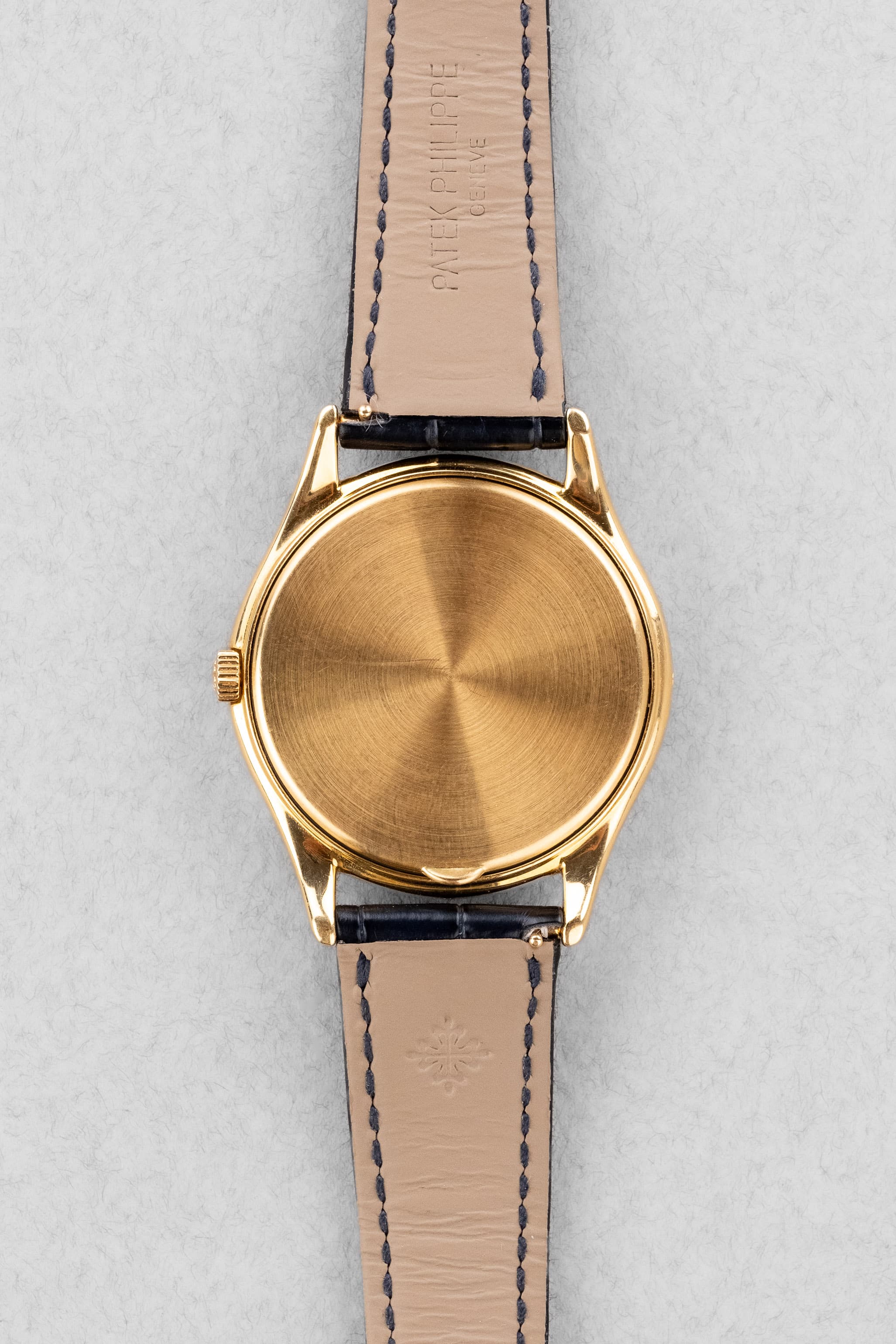 MEFM 極為罕見且非凡的 Patek Philippe 萬年曆 型號 3940J「Doré Dial」1988 年腕錶——Full Set - 背面