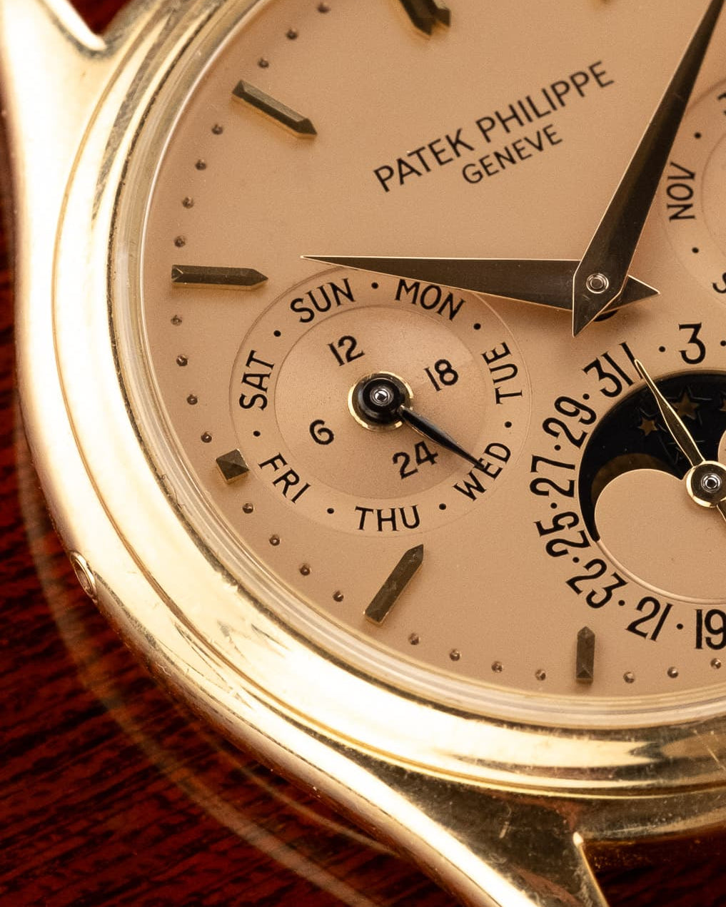 MEFM Rarissime et Exceptionnel Quantième Perpétuel Patek Philippe réf. 3940J « Doré Dial » de 1988 – Full Set - Dial