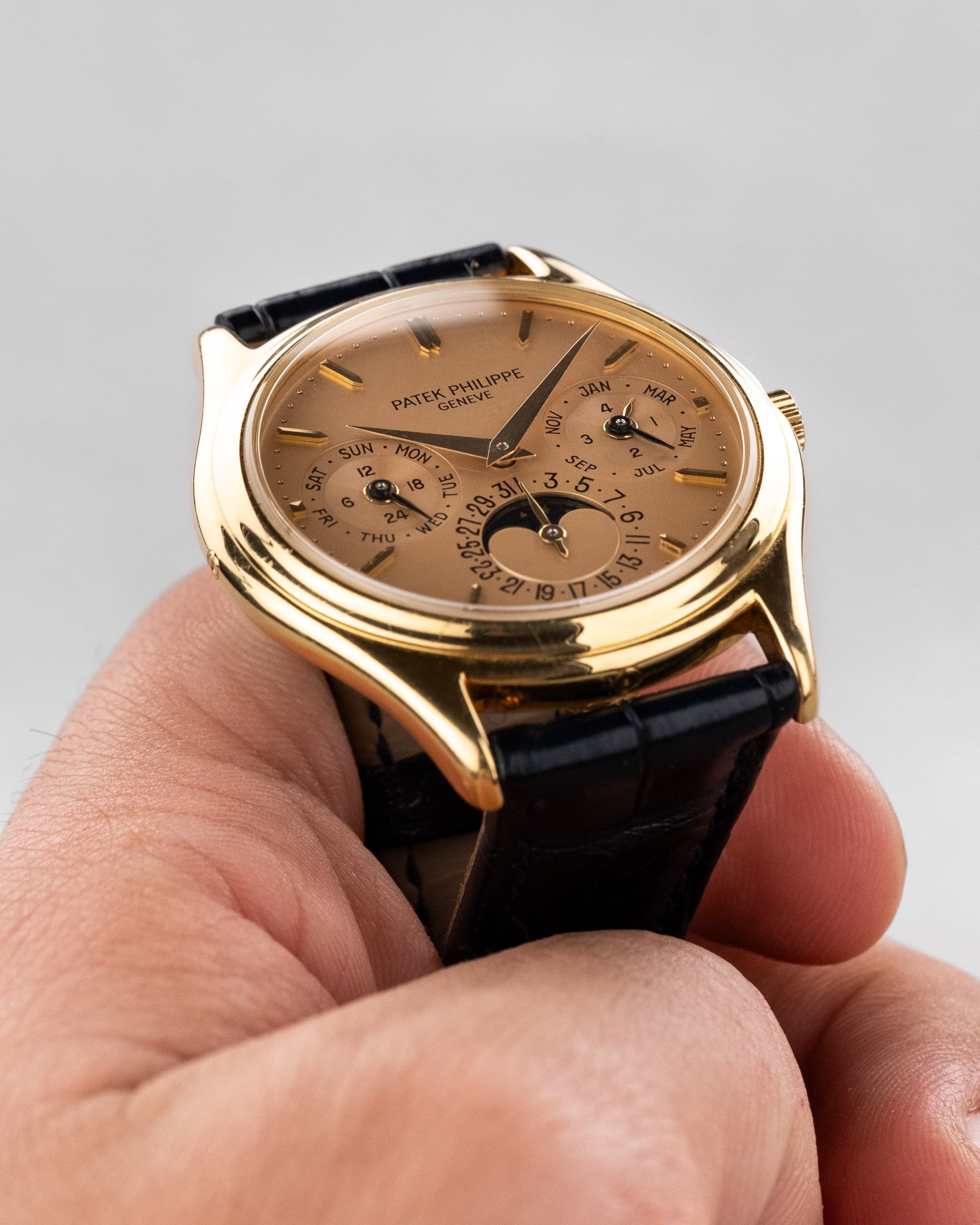 MEFM Rarissime et Exceptionnel Quantième Perpétuel Patek Philippe réf. 3940J « Doré Dial » de 1988 – Full Set - Feature