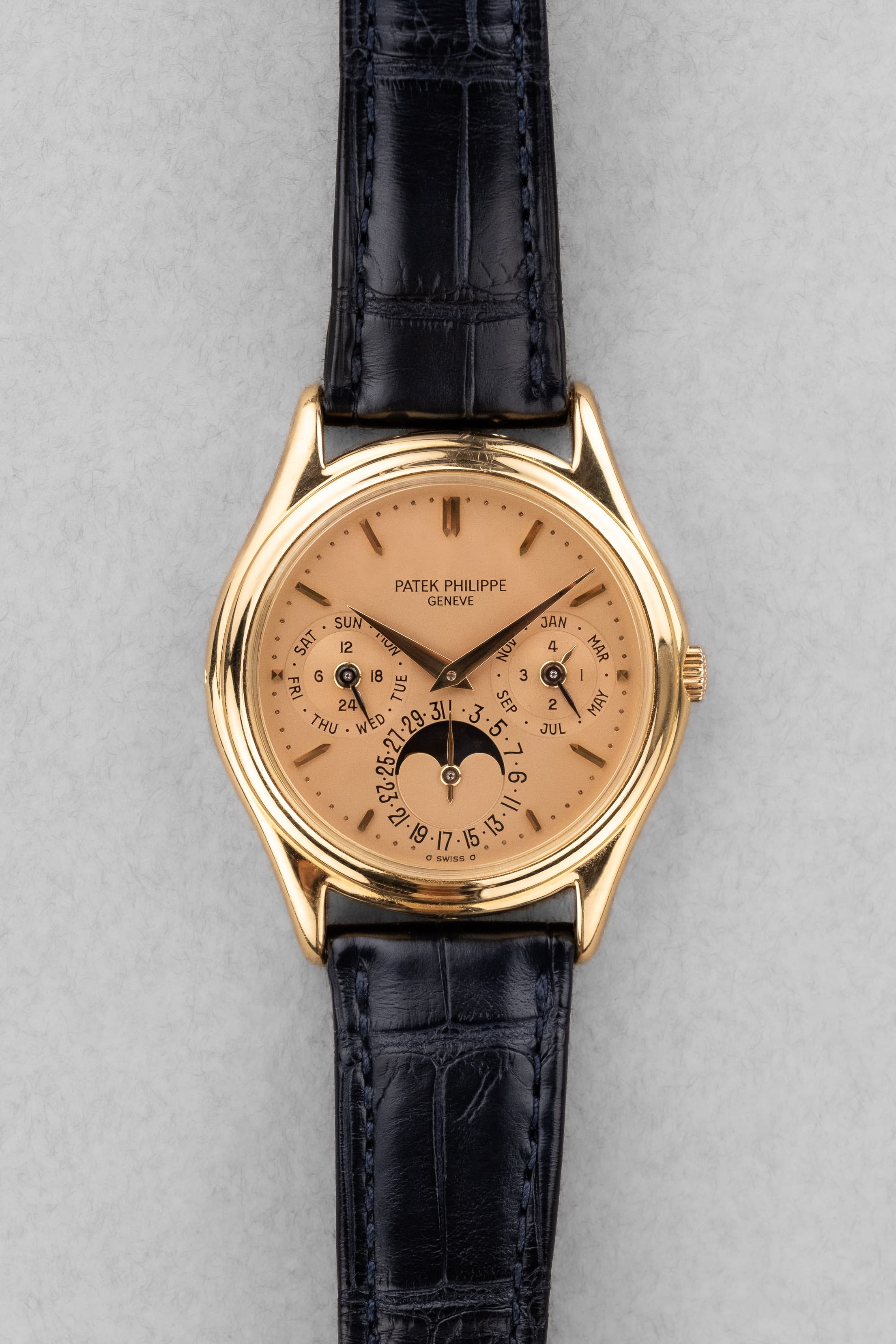 MEFM 極為罕見且非凡的 Patek Philippe 萬年曆 型號 3940J「Doré Dial」1988 年腕錶——Full Set - 正面