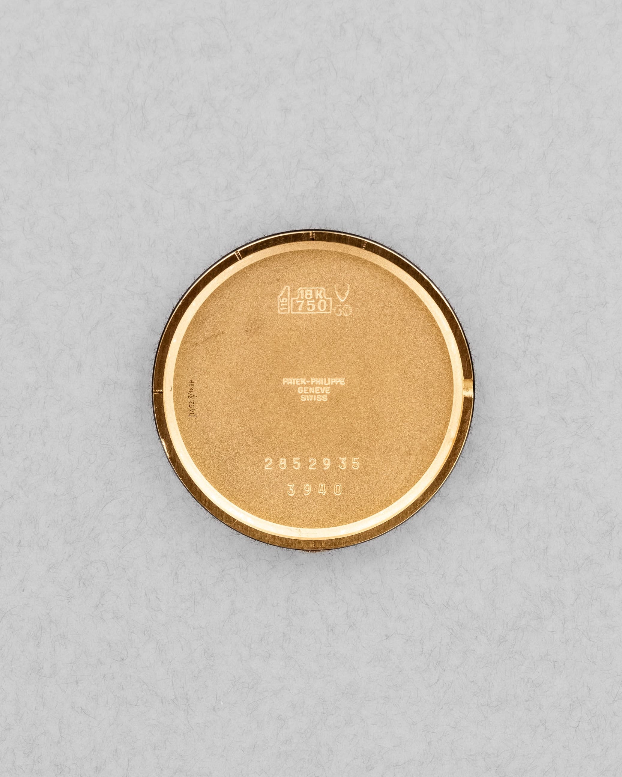 MEFM Rarissime et Exceptionnel Quantième Perpétuel Patek Philippe réf. 3940J « Doré Dial » de 1988 – Full Set - Inside case back