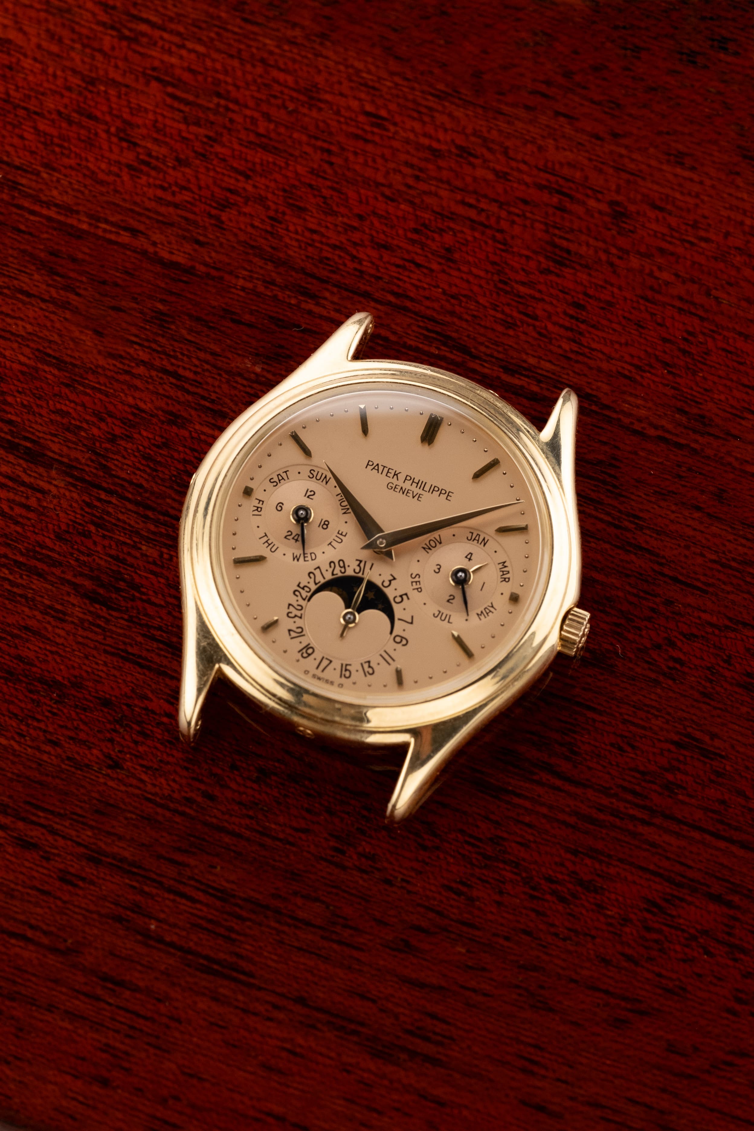 MEFM 極為罕見且非凡的 Patek Philippe 萬年曆 型號 3940J「Doré Dial」1988 年腕錶——Full Set - 整體圖