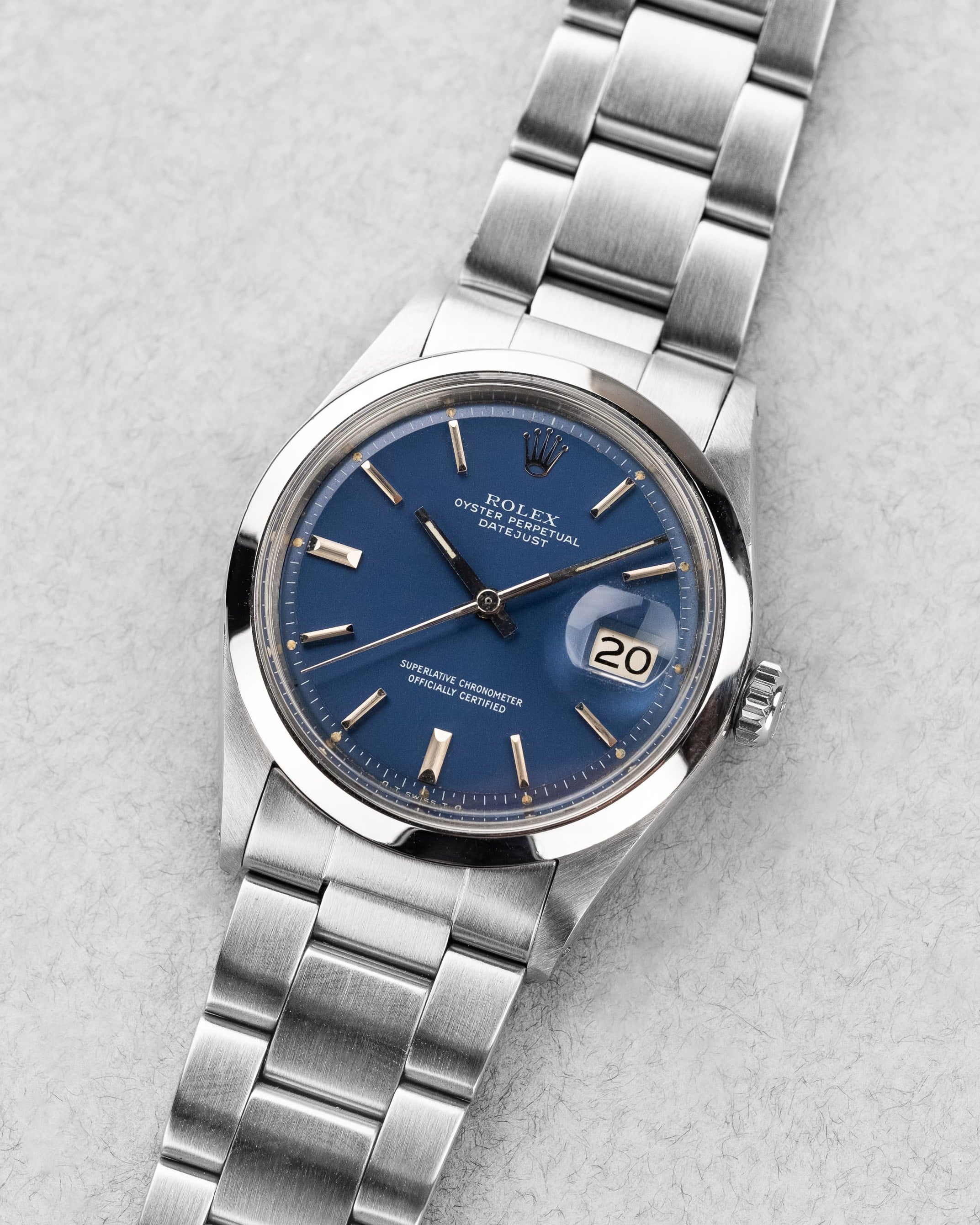 MVQY Rolex Datejust 1600 « Bleu Sigma » de 1971 - Three Quarters