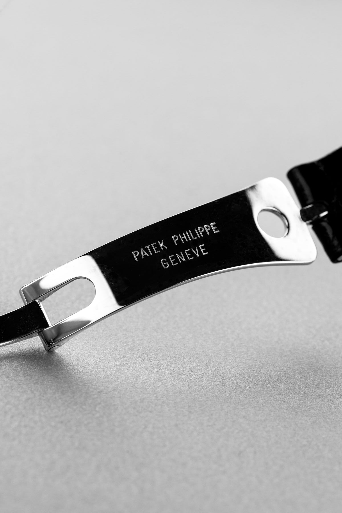 MZY9 Superb 1993 Patek Philippe Calatrava Ref. 5000G in White Gold – Full Set + First Series - Buckle Inside