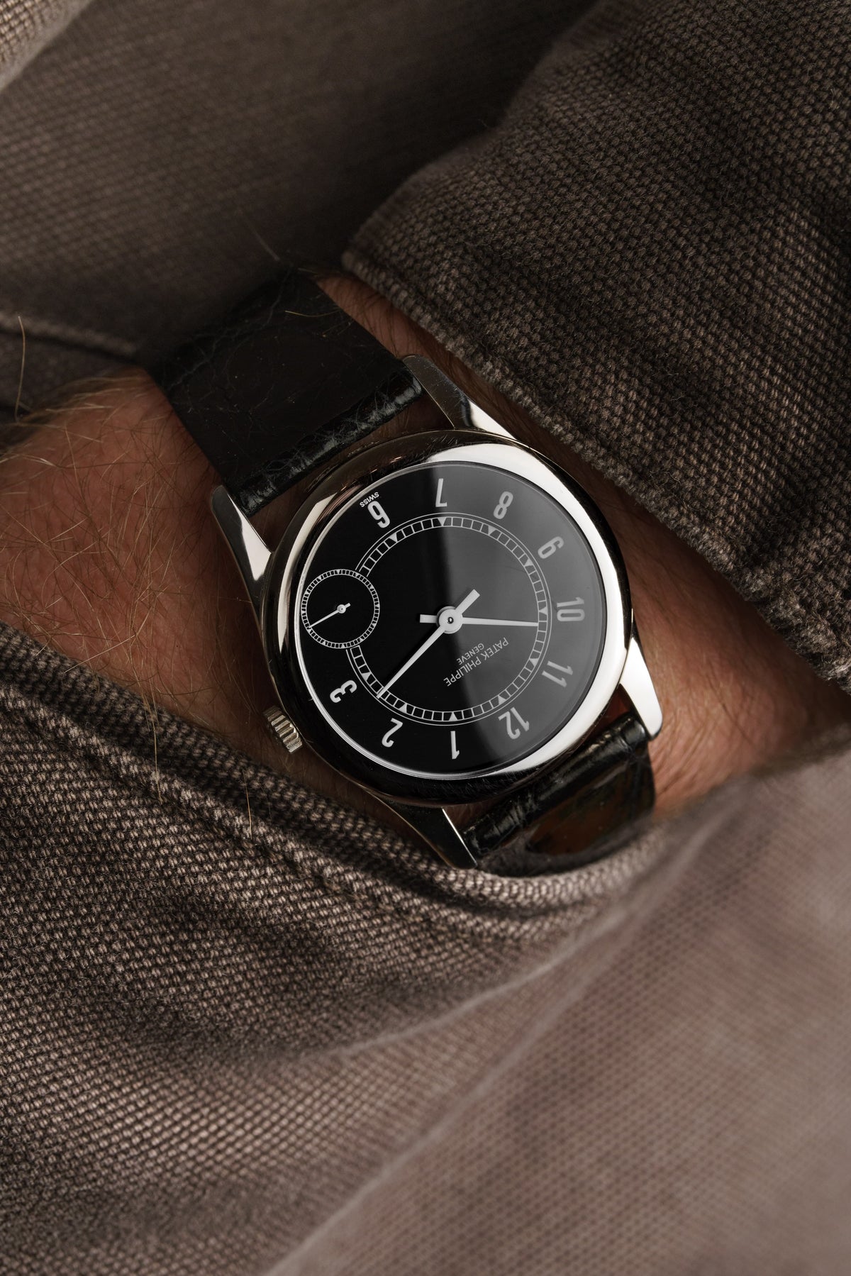 MZY9 Superb 1993 Patek Philippe Calatrava Ref. 5000G in White Gold – Full Set + First Series - Wristshot