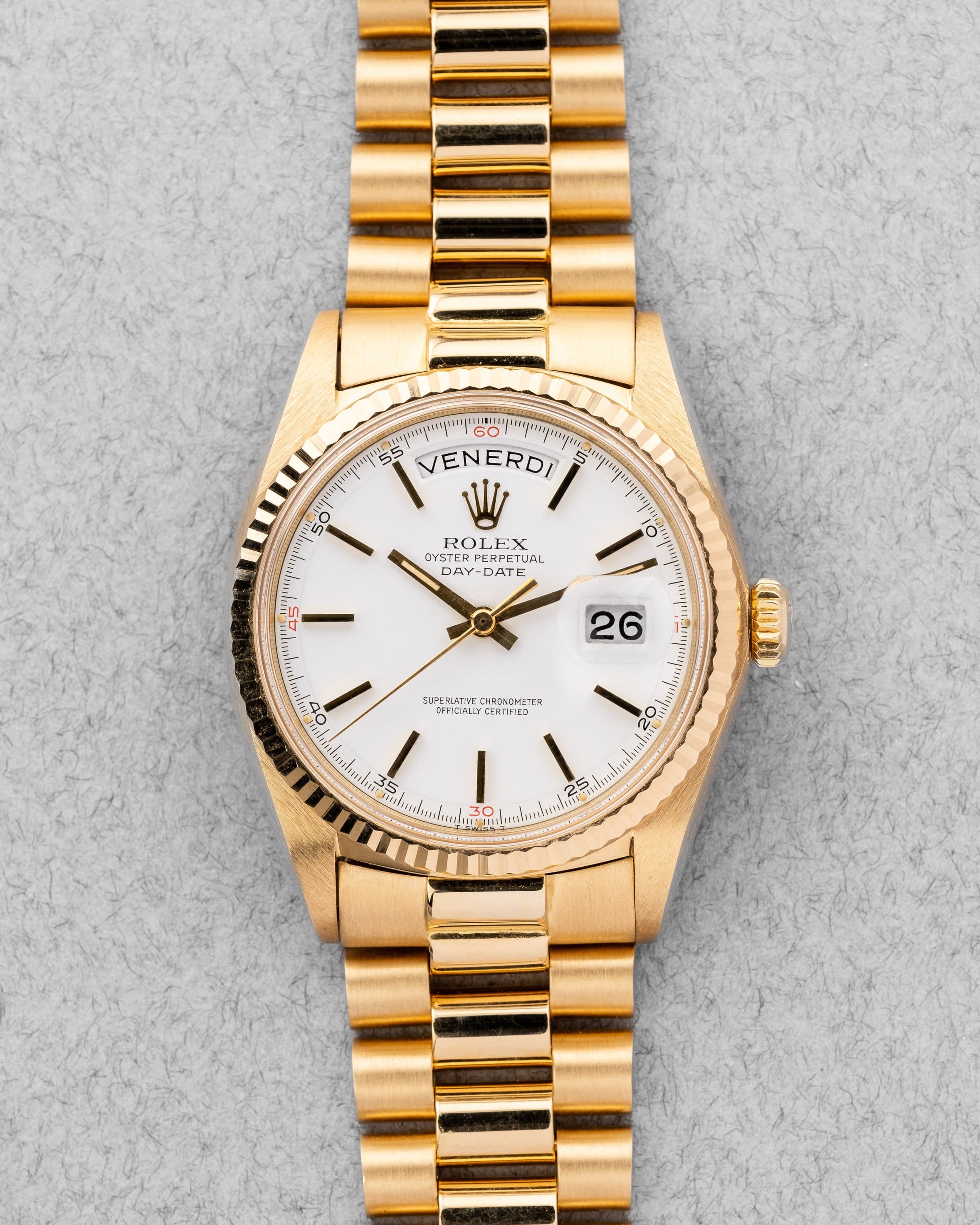 N1CH Superbe et Rare Rolex Day-Date 1803 « Red Quarters » de 1970 - Front