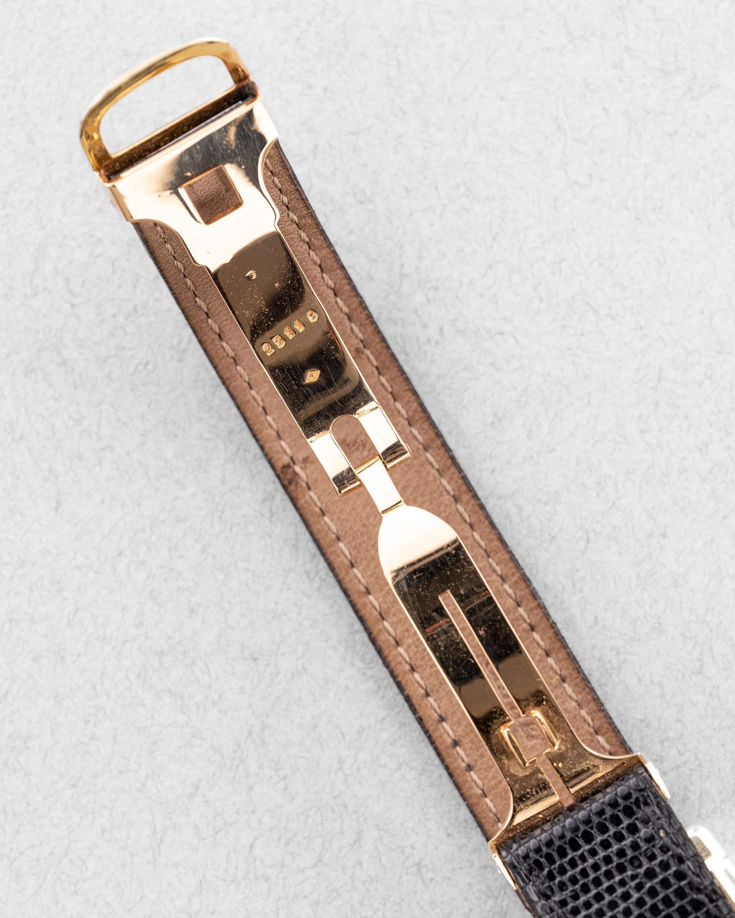 N57U Rare Cartier Tank Réversible/Reverso Grande Taille en or jaune - Buckle Inside