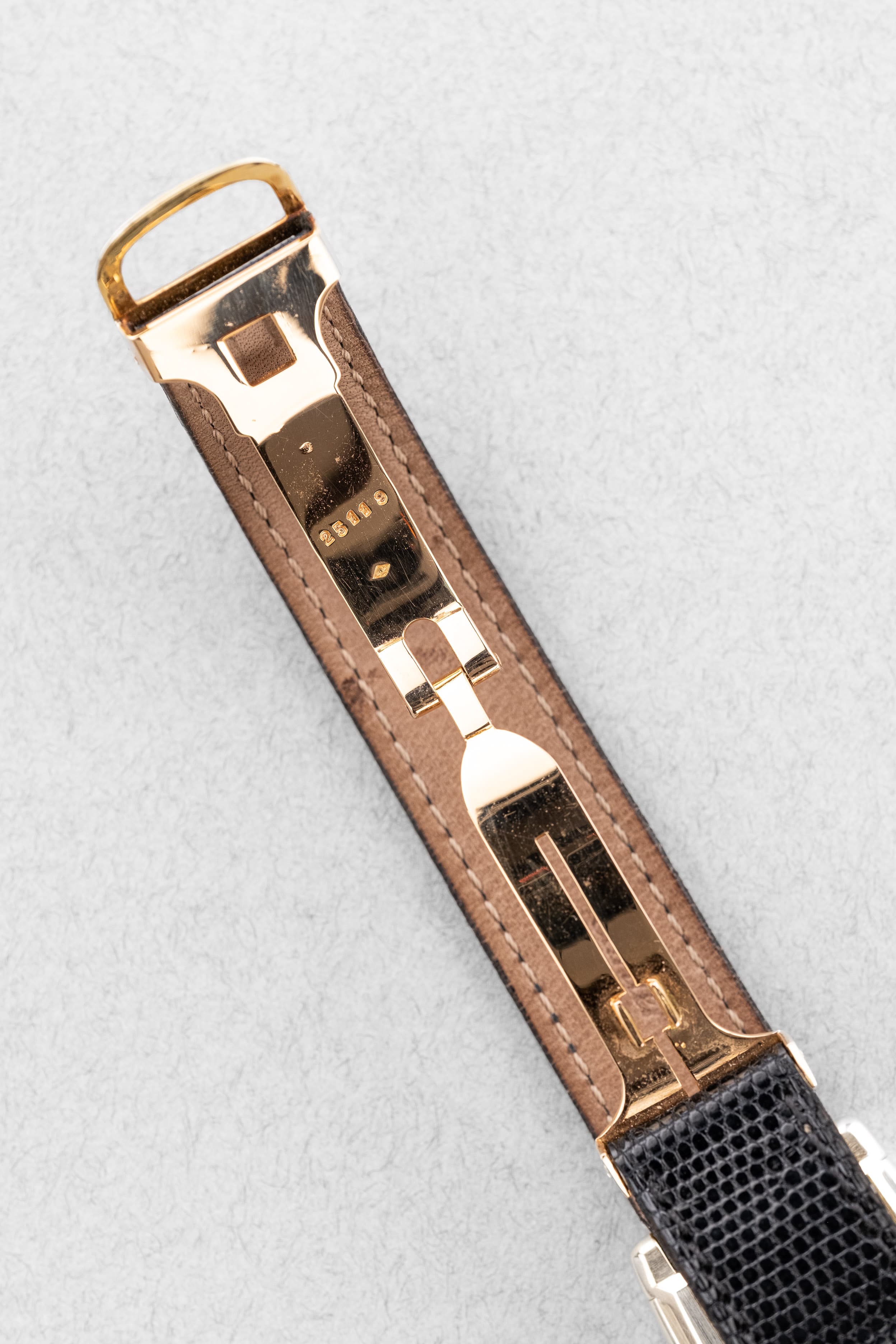 N57U Rare Cartier Tank Réversible/Reverso Grande Taille en or jaune - Buckle Inside