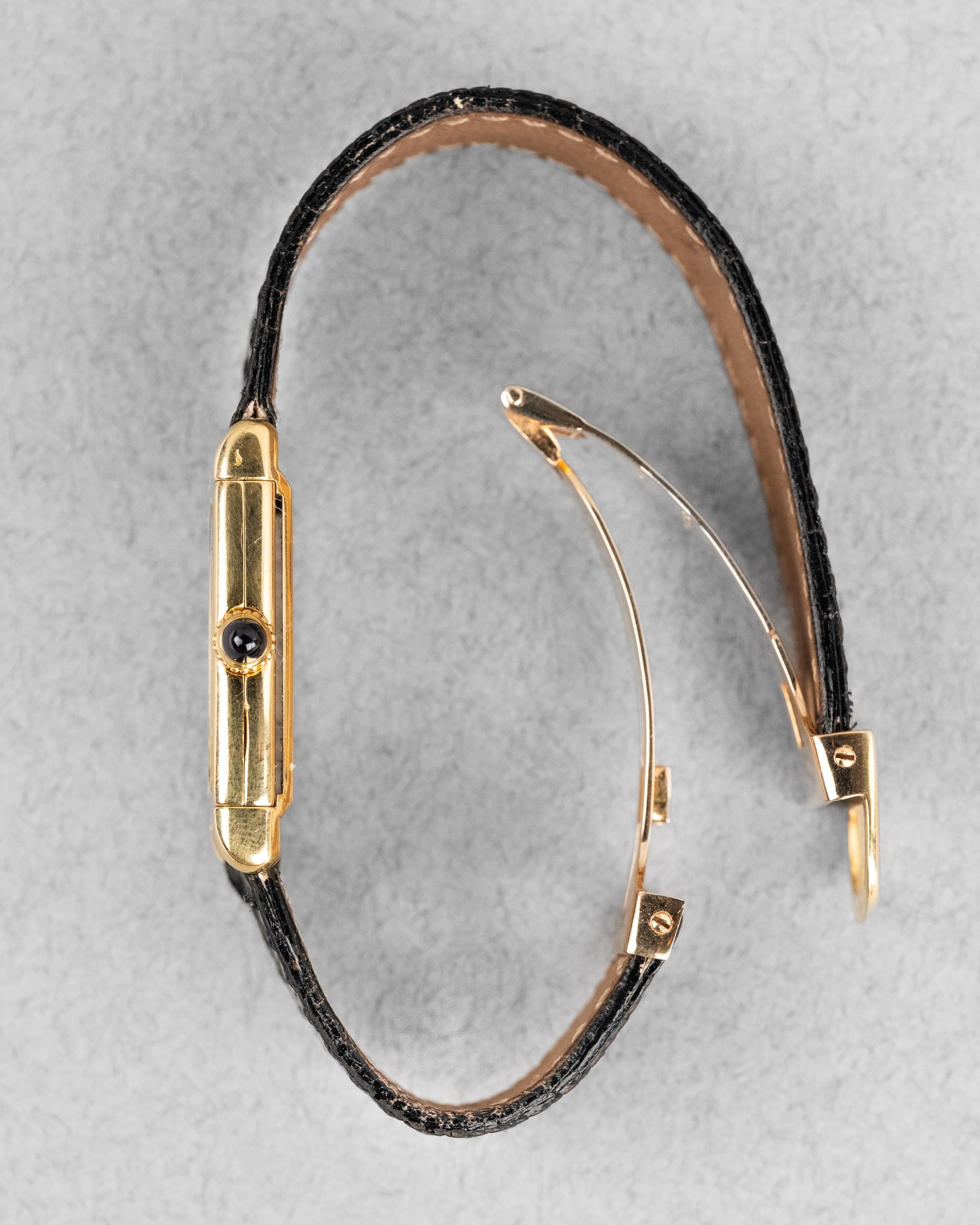 N57U Rare Cartier Tank Réversible/Reverso Grande Taille en or jaune - Right side