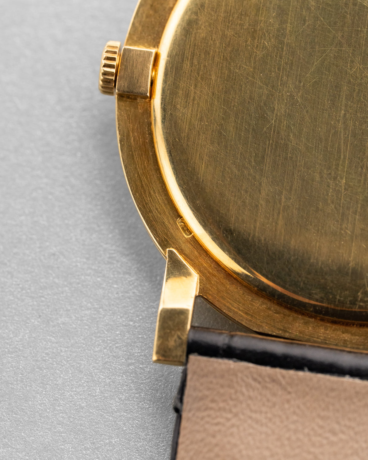 NHMP Audemars Piguet « Calatrava » Extra-Plate réf. 5043 en or jaune, circa 1955 – Jamais polie - Hallmark