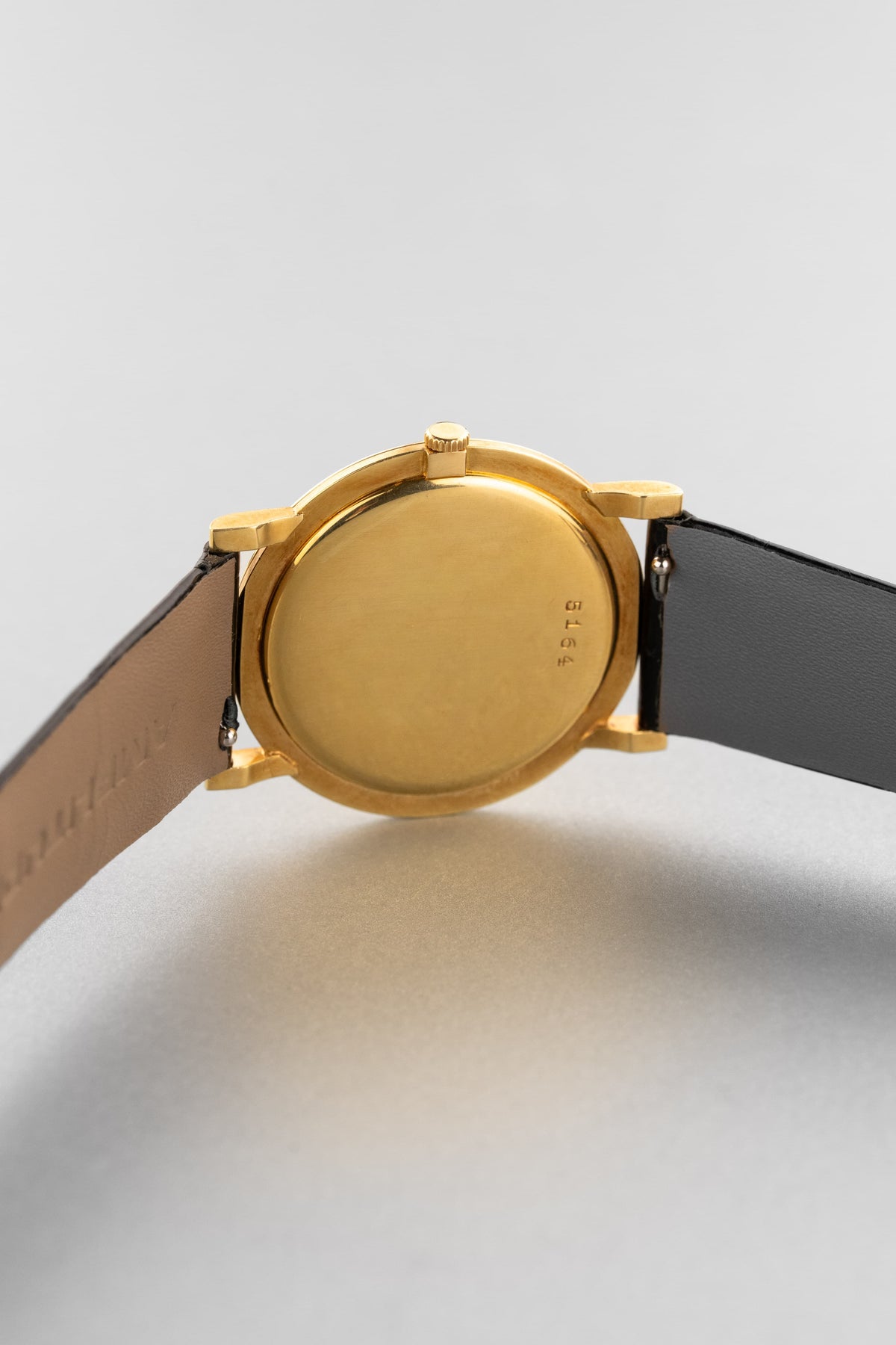 NHMP Audemars Piguet「Calatrava」Extra-Plate 型號 5043 黃金腕錶,circa 1955——從未拋光 - 右側