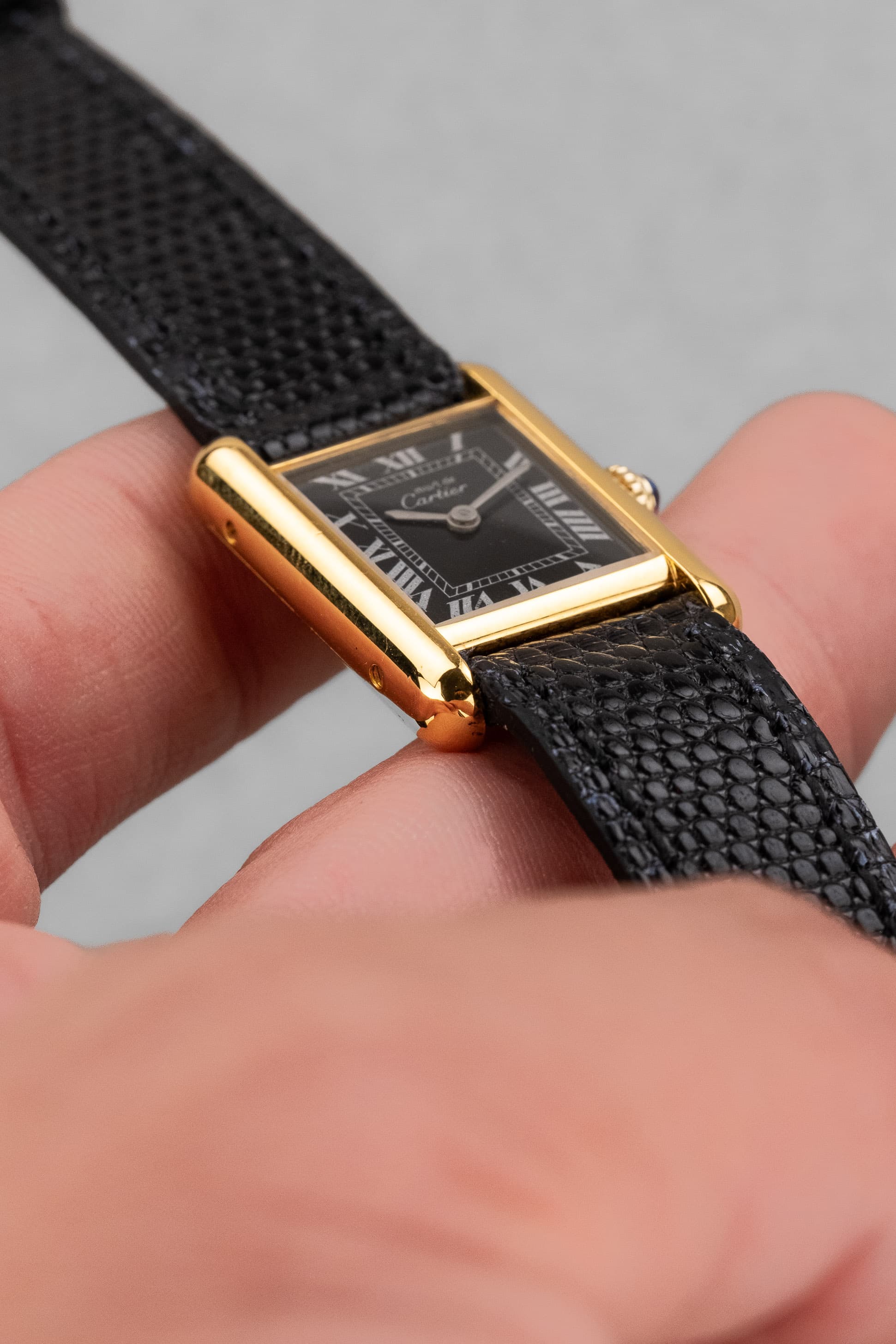P5PN Cartier Tank Must Mécanique PM 3 Lady « Black Roman Dial » - Feature