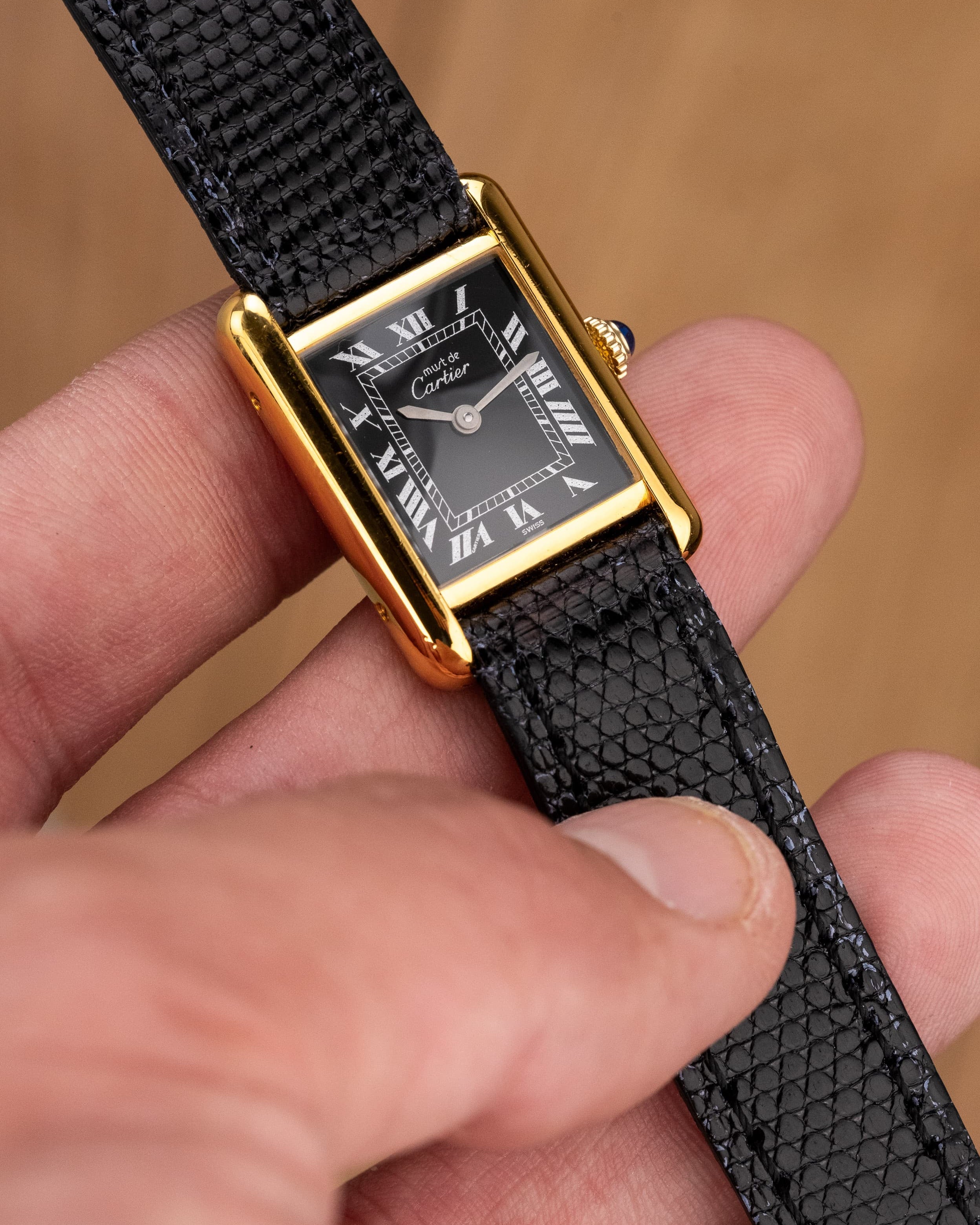 P5PN Cartier Tank Must Mécanique PM 3 Lady « Black Roman Dial » - Lifestyle