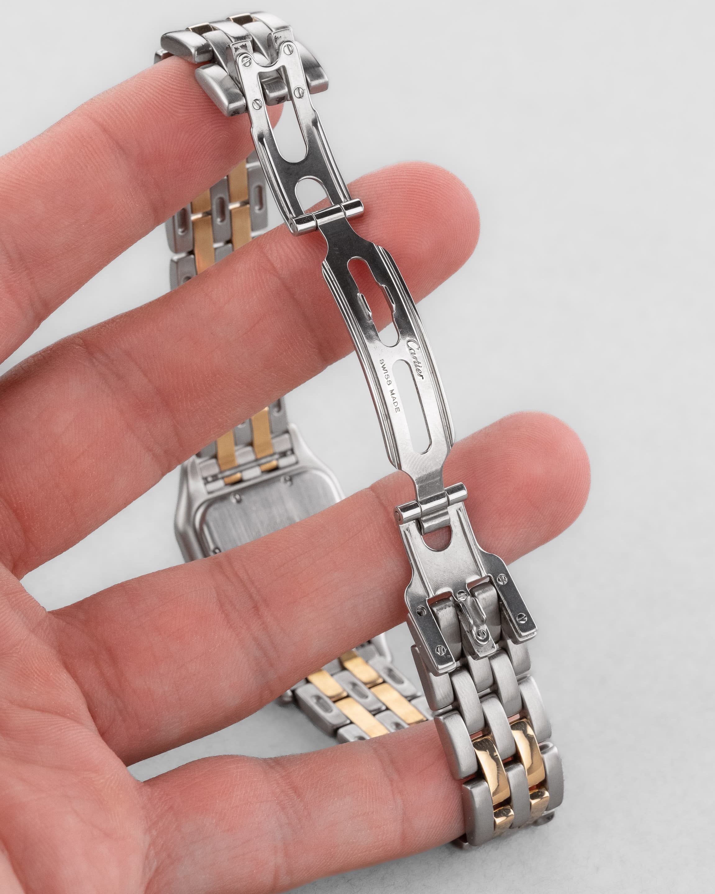 P8EY Cartier Panthère « Medium 2 rangs », réf. 110000R, en or jaune et acier, circa 1995 - Buckle Inside